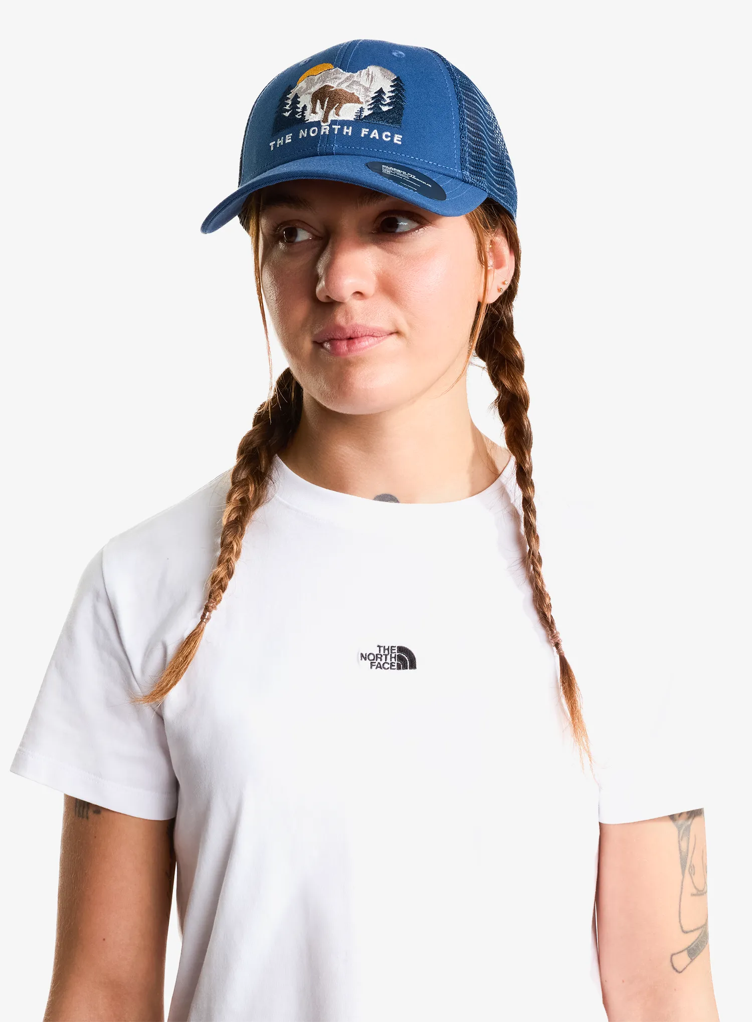 Kapa s šiltom The North Face Embroidered Mudder Trucker - blue/bear graphic