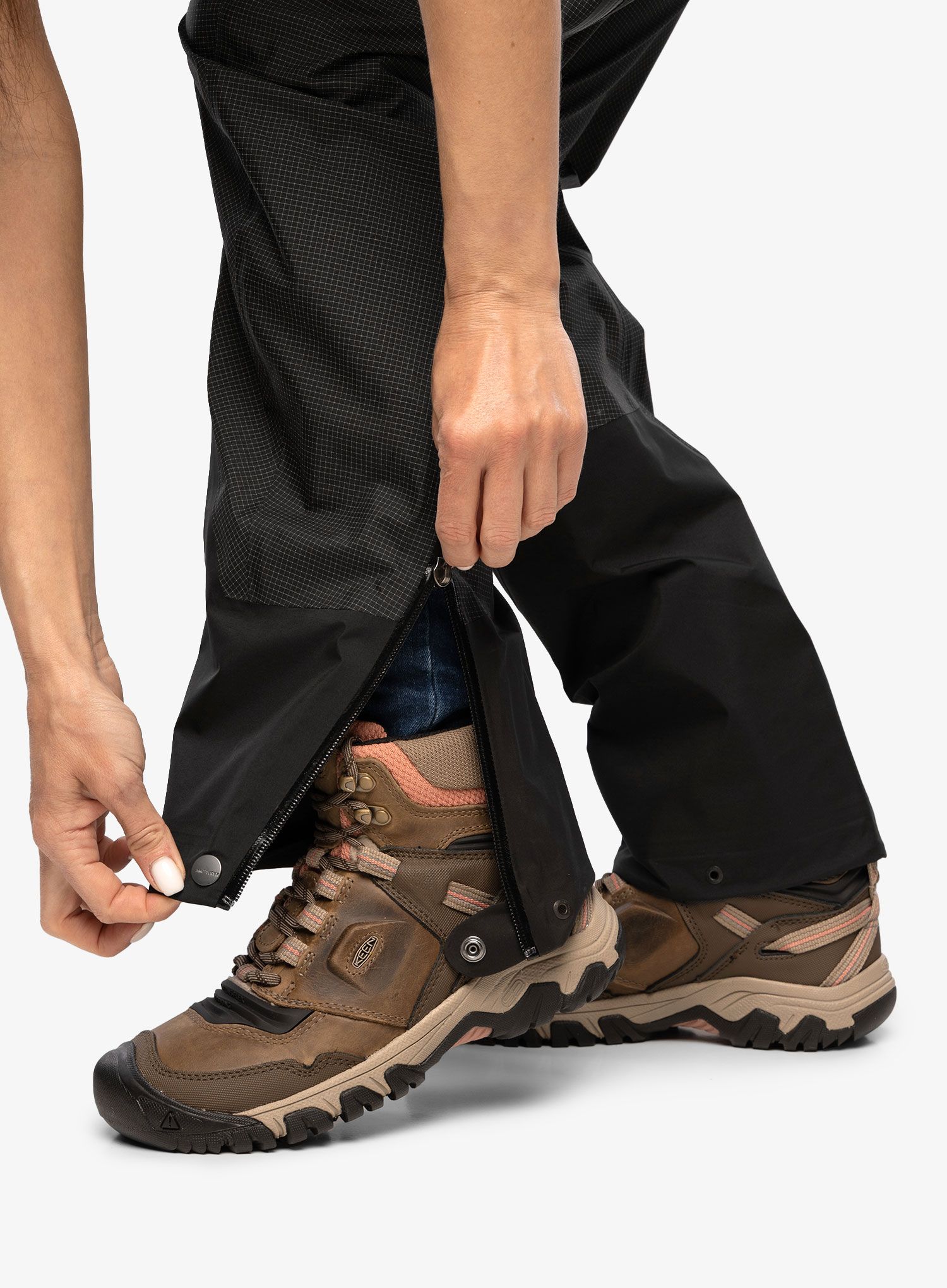 Ženske GORE-TEX hlače Arcteryx Alpha Pant - black