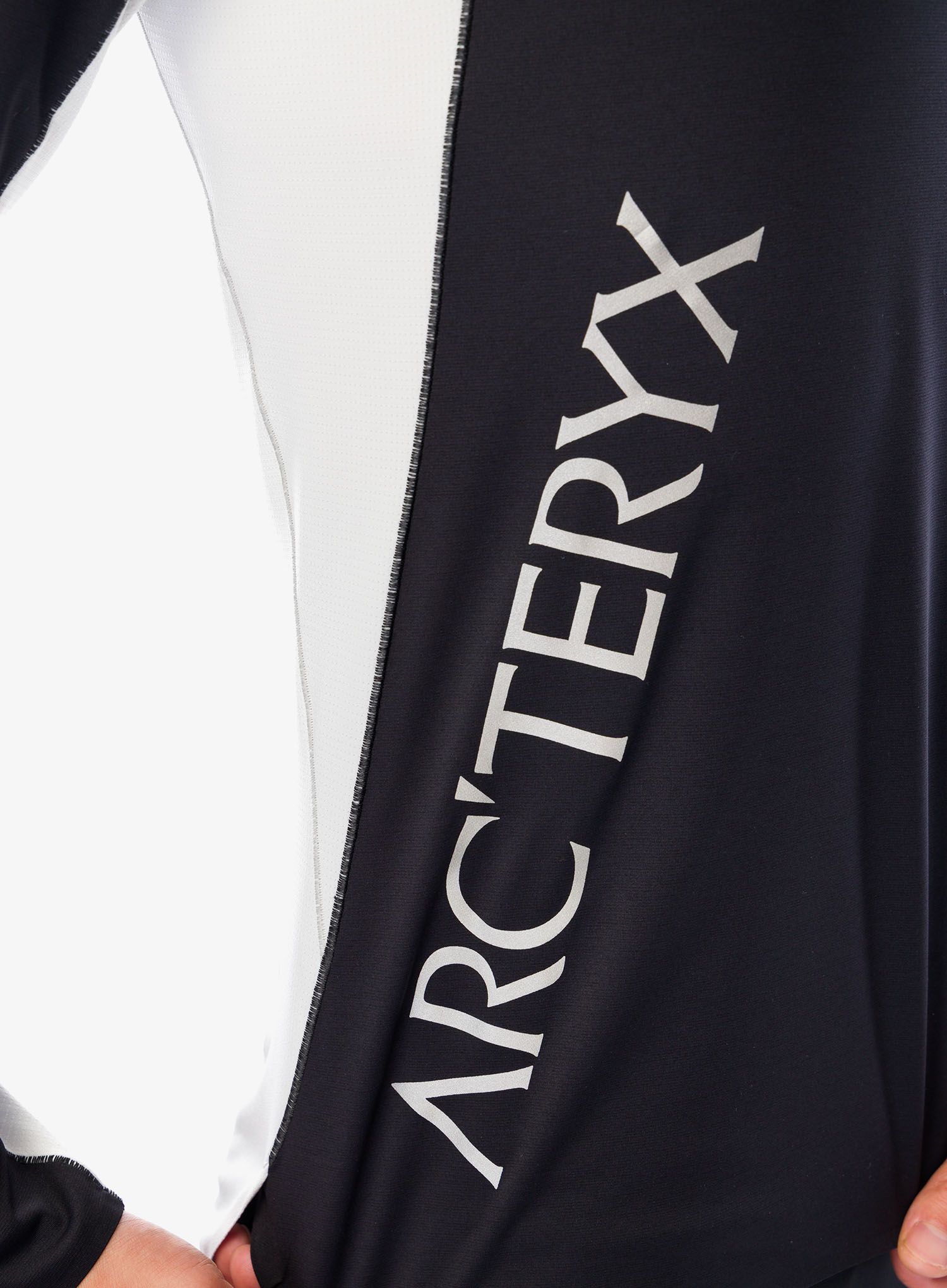 Tekaška jopica Arcteryx Norvan Downword Logo Shirt LS - black/solitude