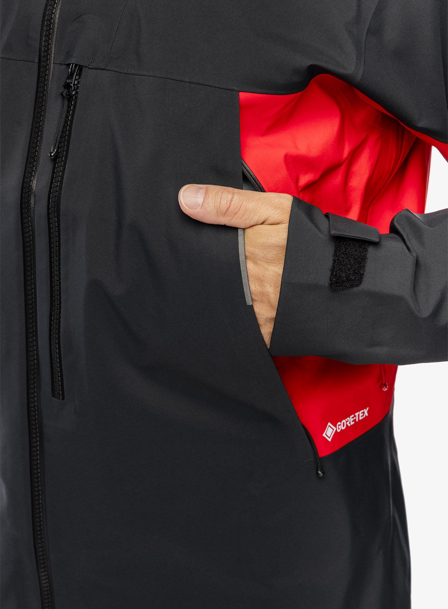 GORE-TEX jakna Berghaus MTN Seeker GTX Jacket - jet black/goji berry