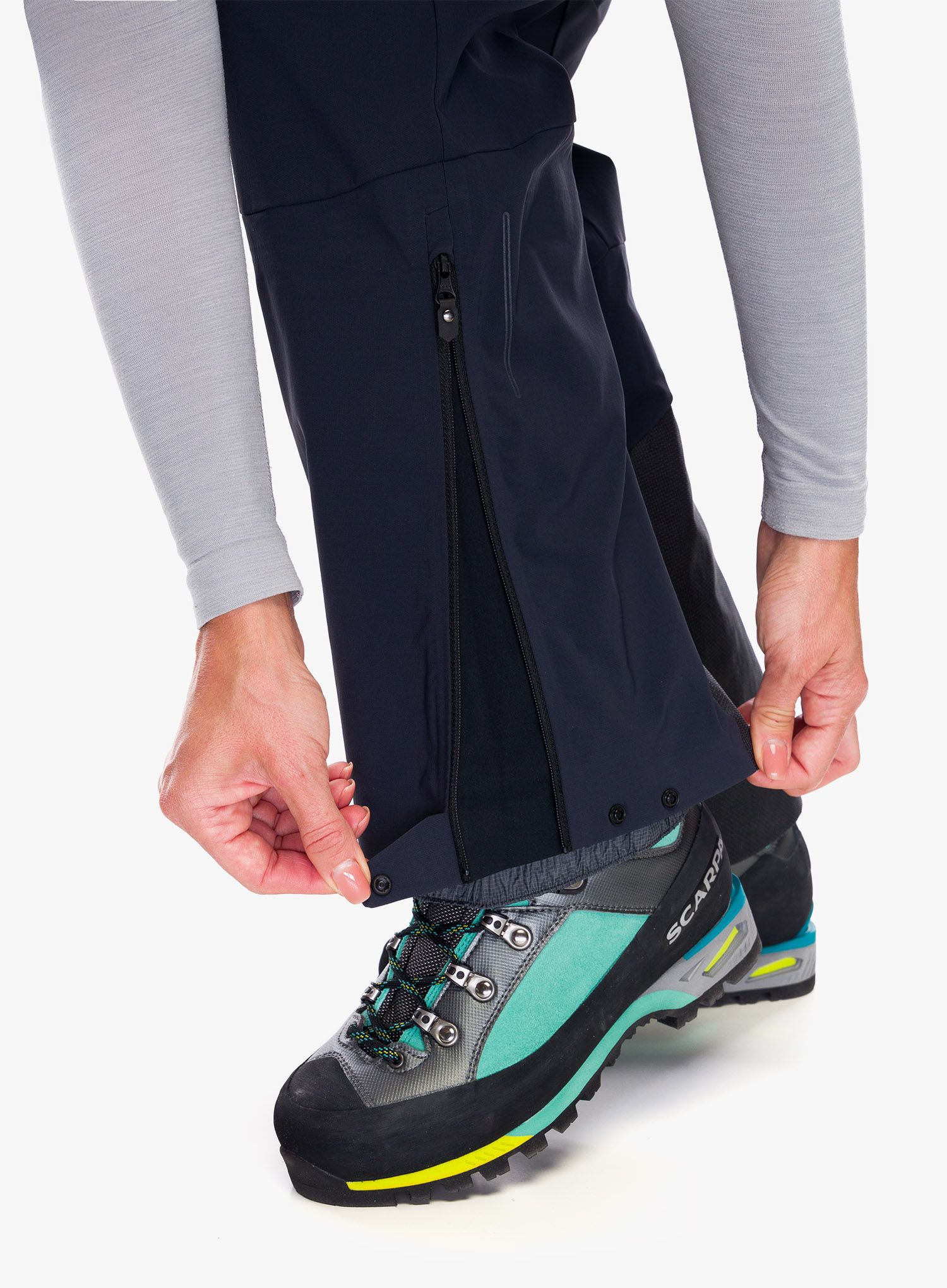 Ženske treking hlače BlackYak Doayo Pants - black beauty