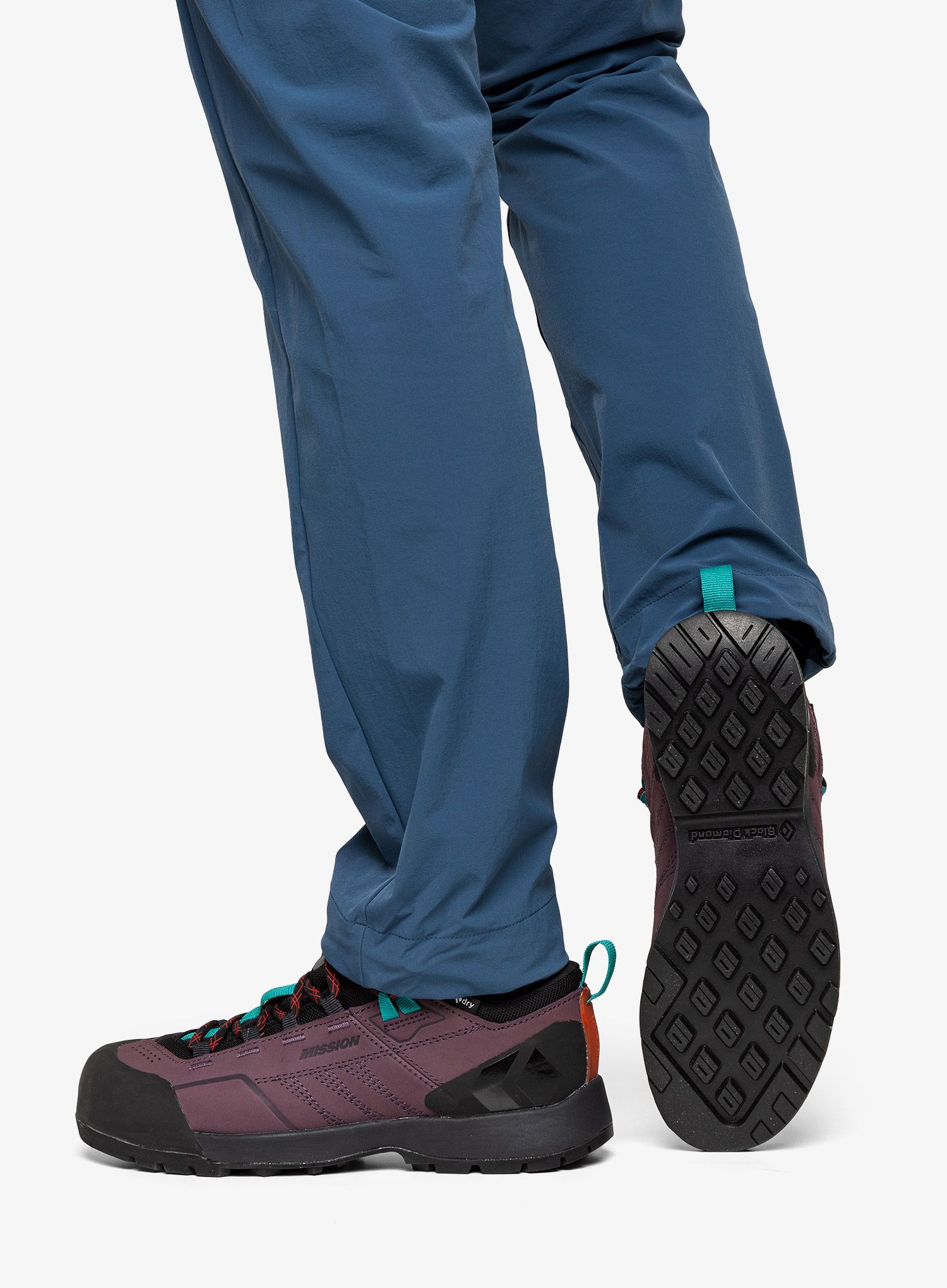 Ženski pristopni čevlji Black Diamond Mission LTHR Low WP - mulberry/black