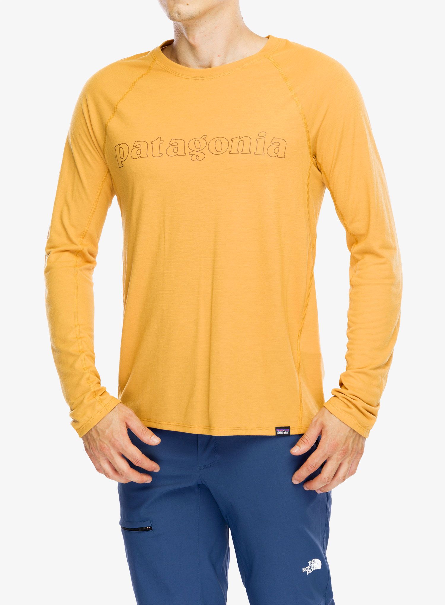 Puloverji brez kapuce Patagonia L/S Cap Cool Trail Graphic Shirt - outline text golden