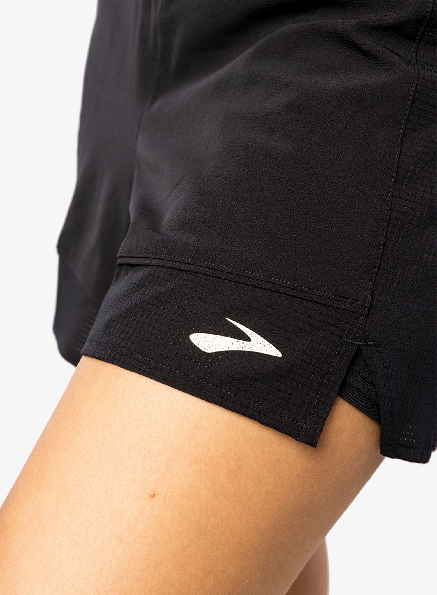 Ženske tekaške kratke hlače Brooks High Point 3 2-in-1 Short - black