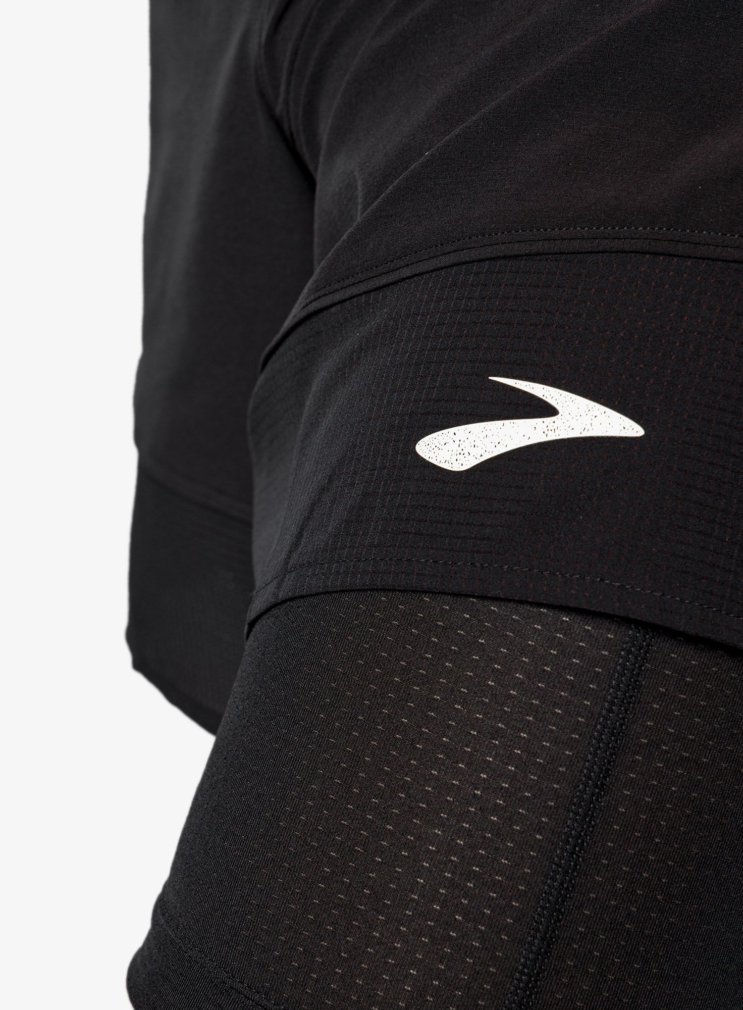 Tekaške kratke hlače Brooks High Point 7 2-in-1 Short - black