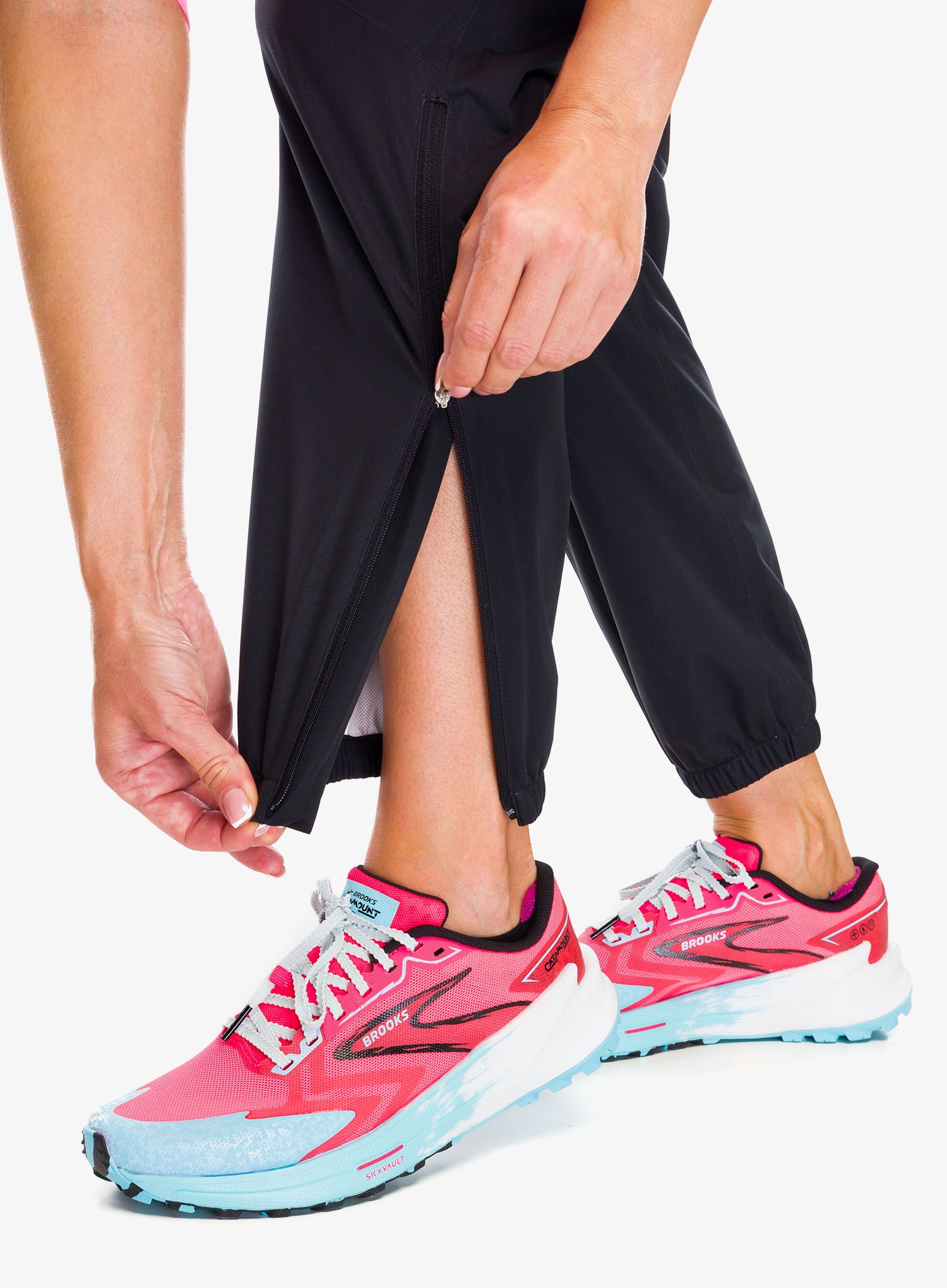 Ženske tekaške hlače Brooks High Point Waterproof Pant - black