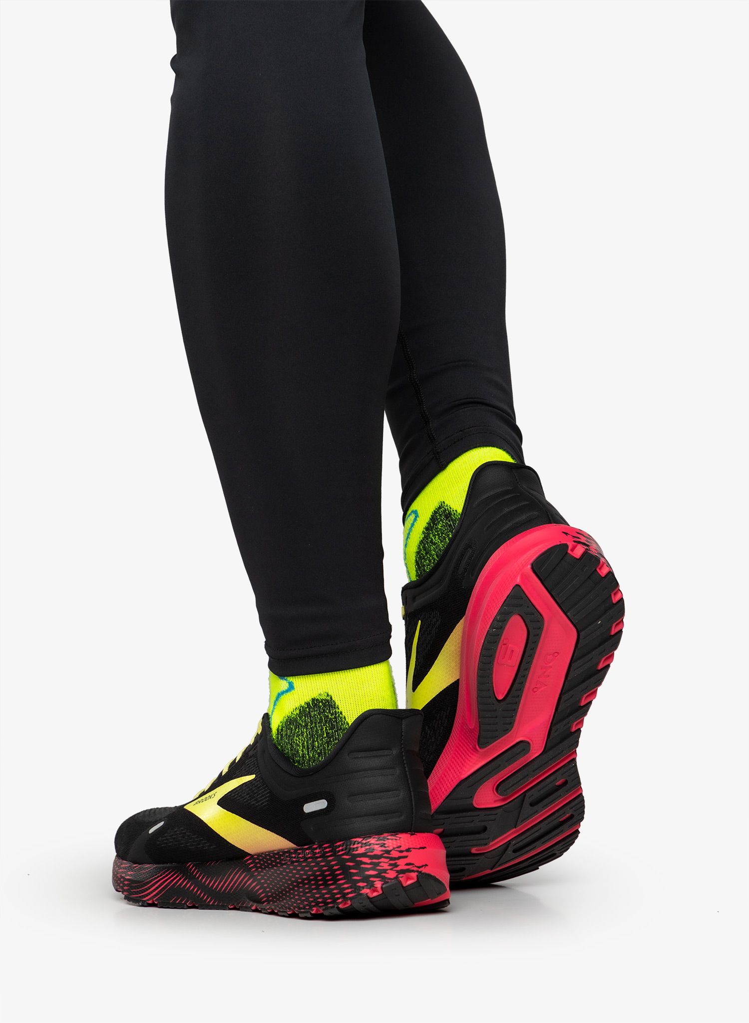 Moški tekaški čevlji Brooks Launch 9 - black/pink/yellow