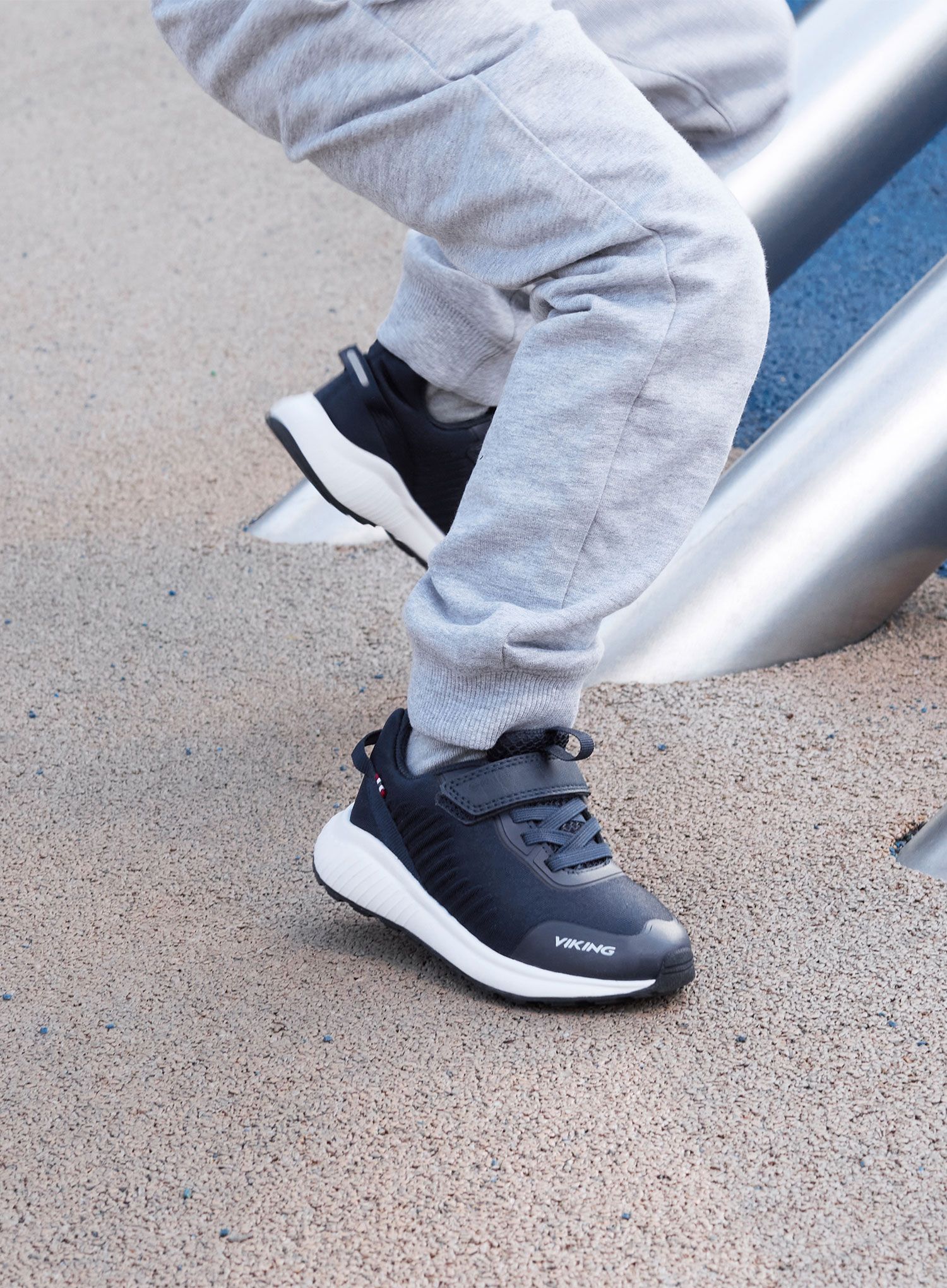 Otroška obutev Viking Aery Tau GTX 1V - navy