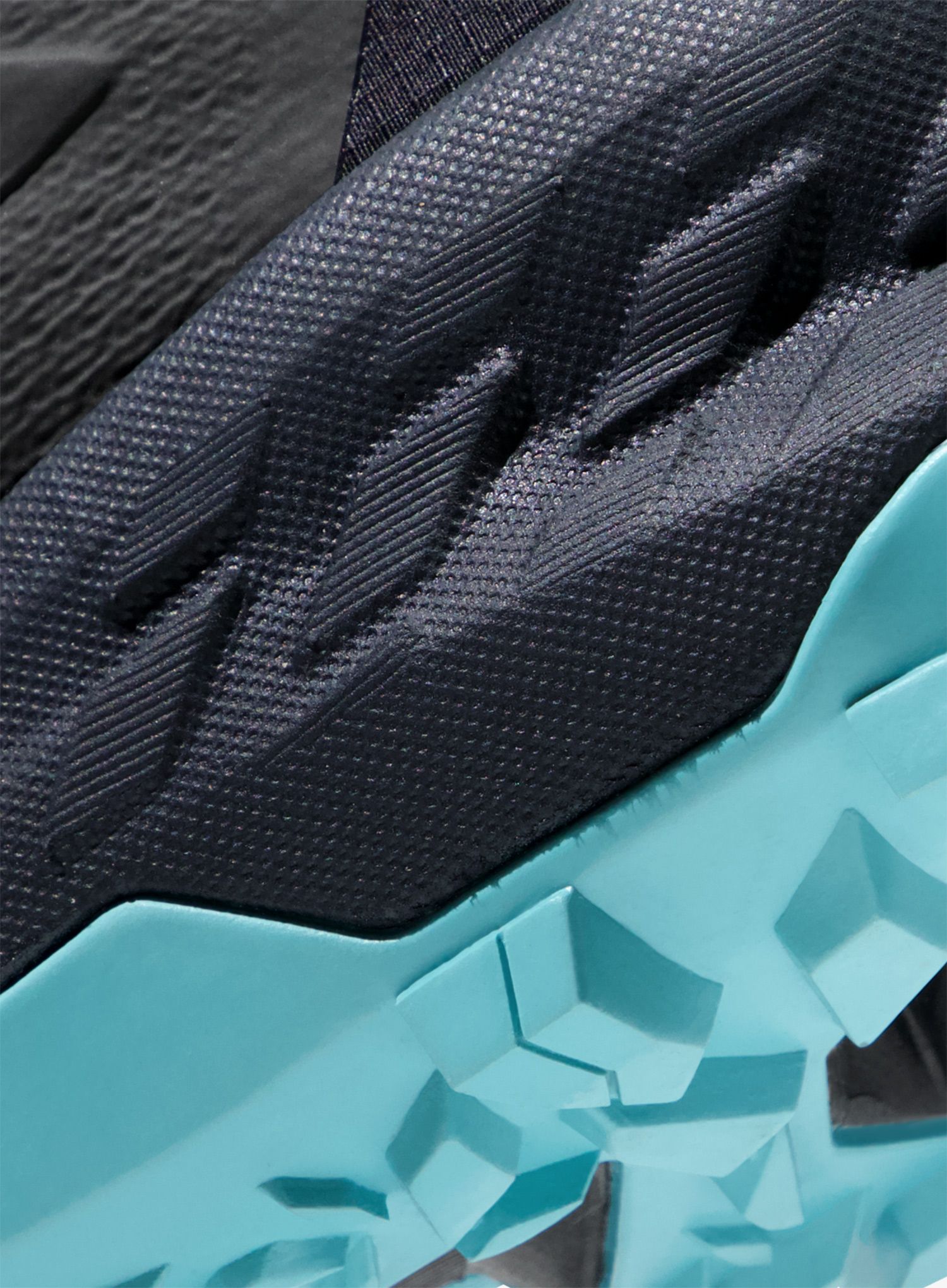 Ženski pohodniški čevlji Mammut Sertig II Low GTX - black/dark frosty