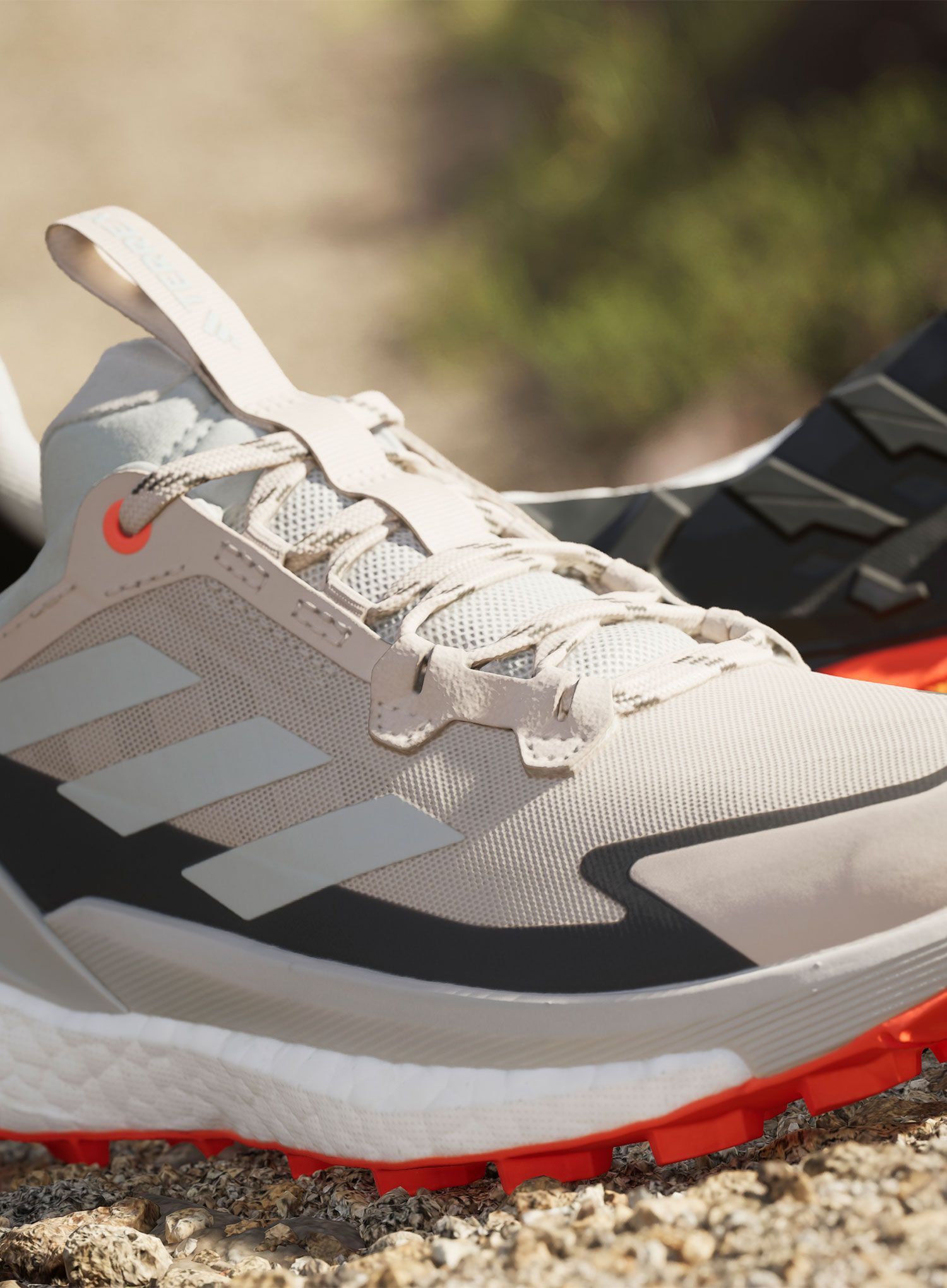 Ženski pohodniški čevlji adidas TERREX Free Hiker 2 Low - wonder beige/blk/semi orange