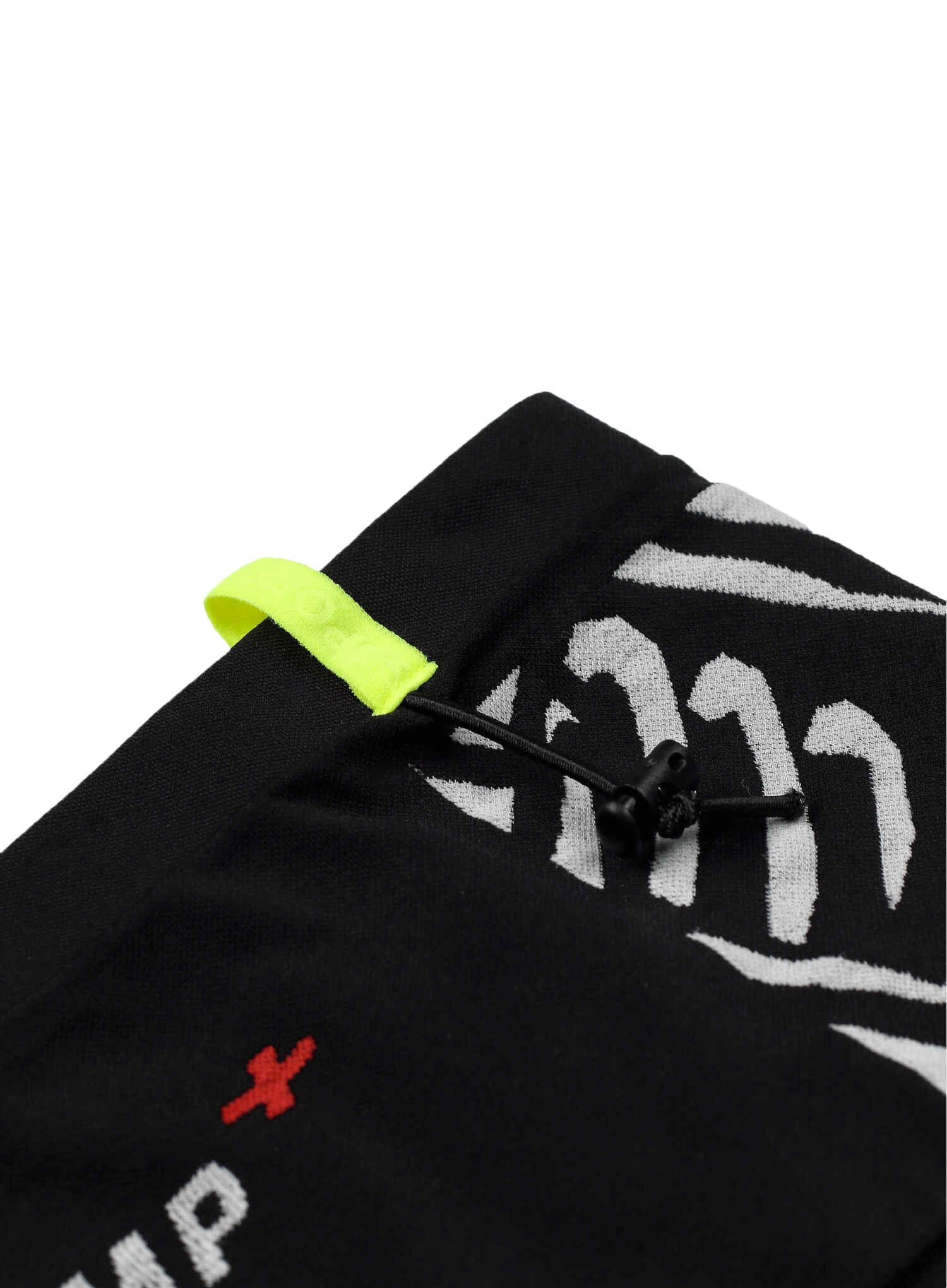 Tekaški pas Compressport Free Belt Pro - black/white print