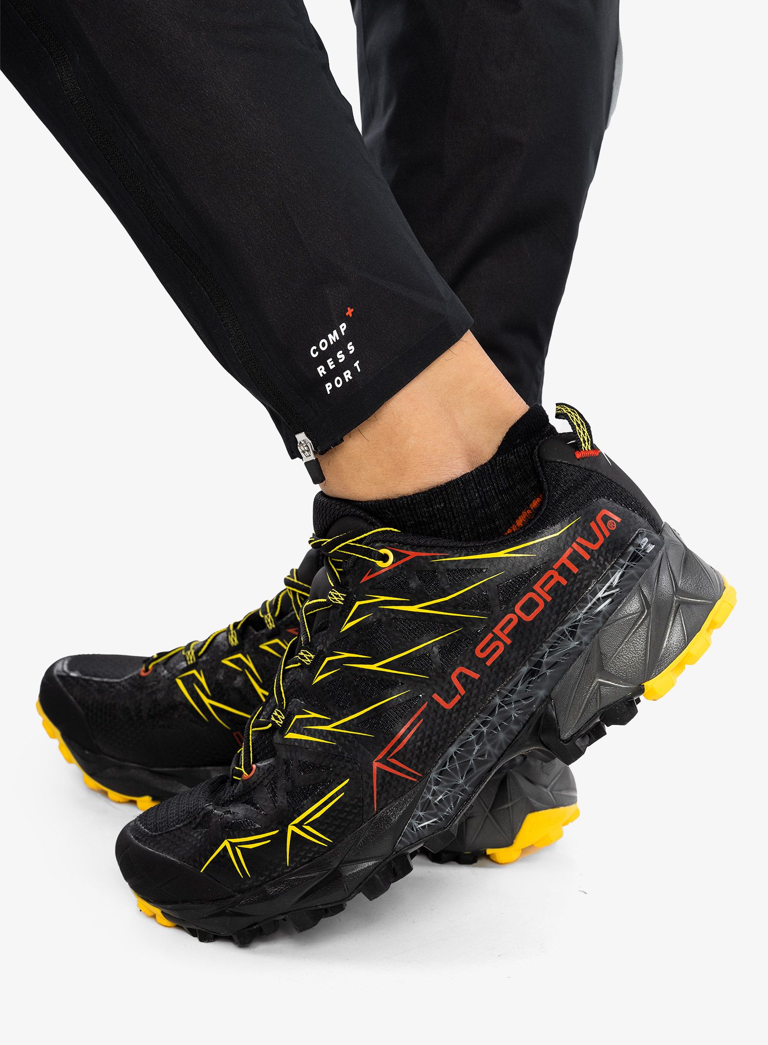 Tekaške hlače Compressport Hurricane Waterproof 10/10 Pants - black
