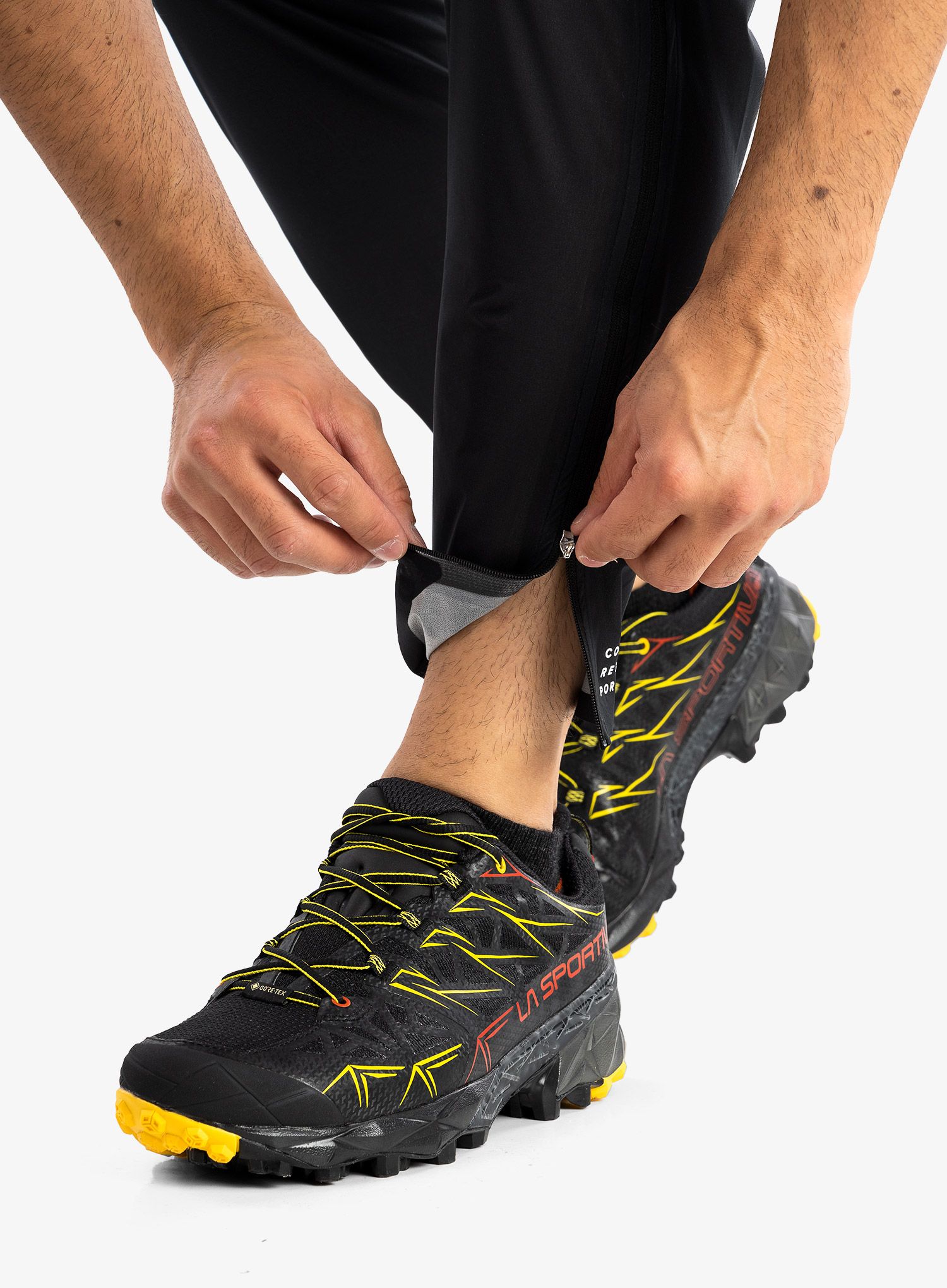 Tekaške hlače Compressport Hurricane Waterproof 10/10 Pants - black