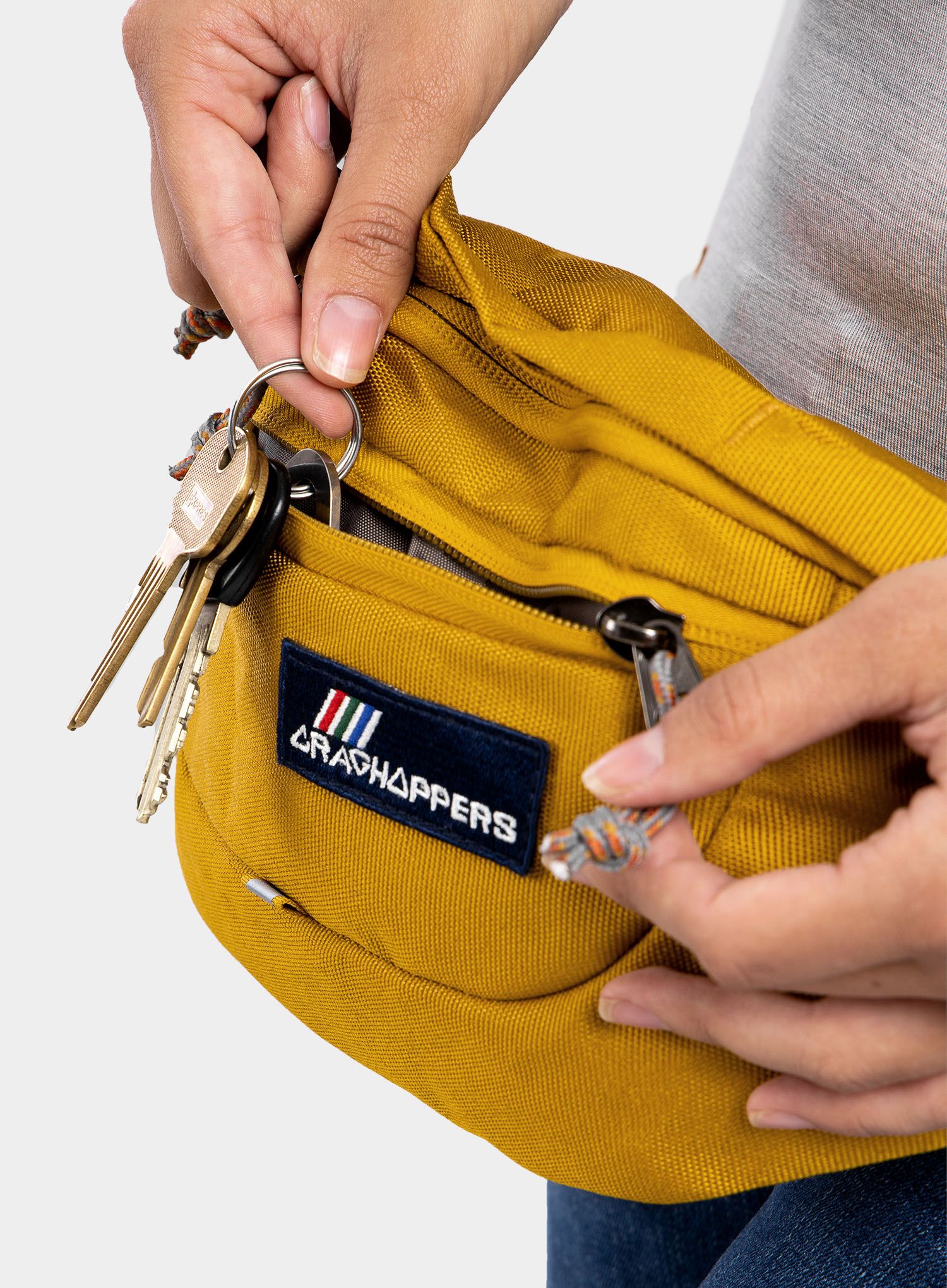 Torbica za okoli pasu Craghoppers 1.5L Kiwi Classic Bum Bag - dark butterscotch