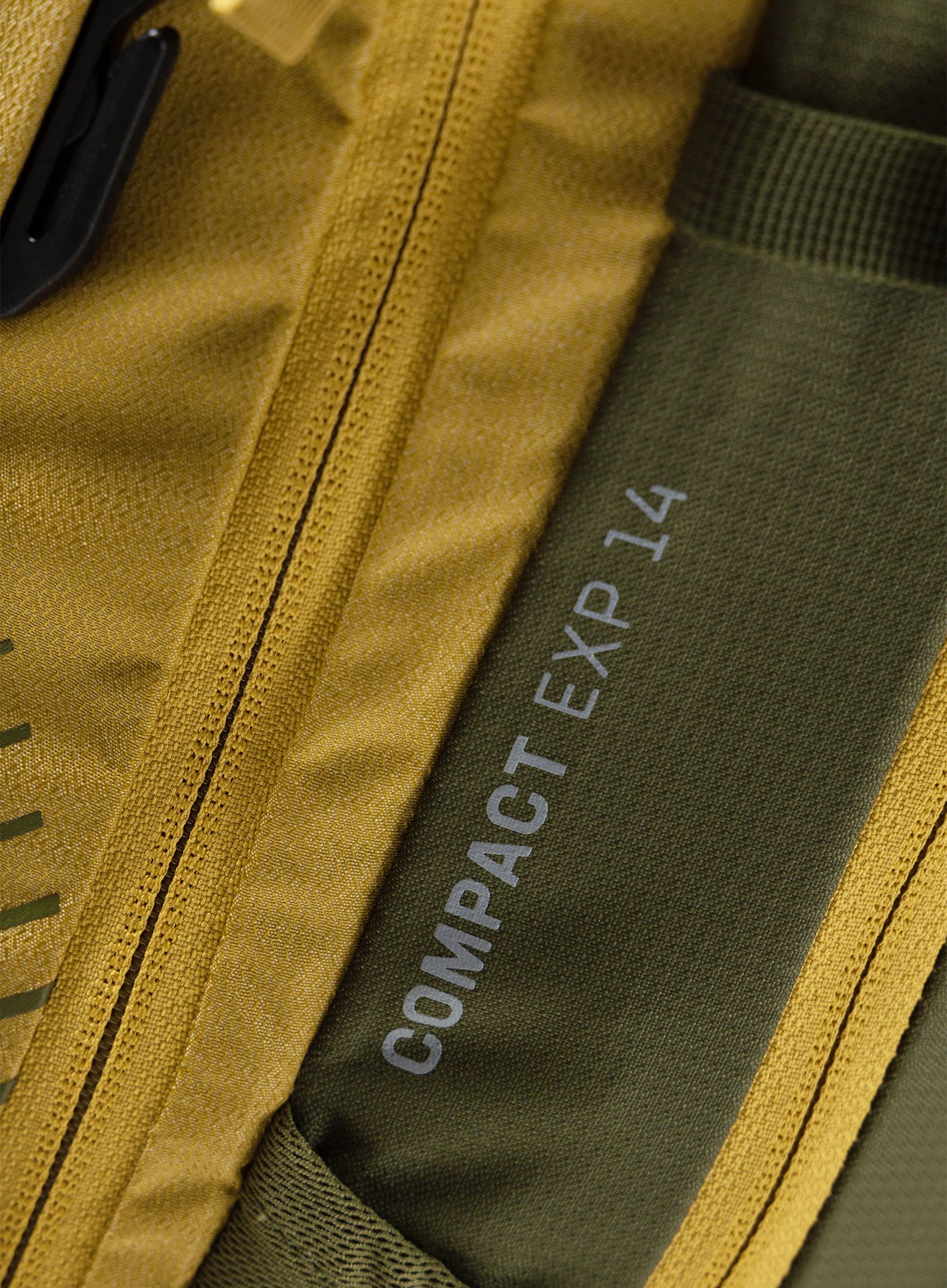 Kolesarski nahrbtnik Deuter Compact EXP 14 - caramel/khaki