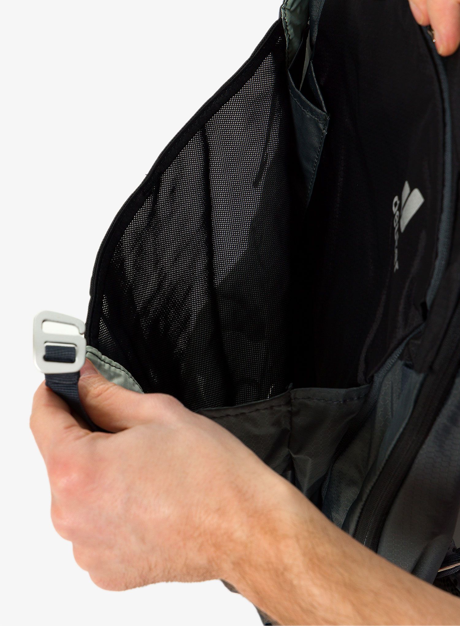 Nahrbtnik za kolesarjenje Deuter Trans Alpine Pro 28 - black/graphite
