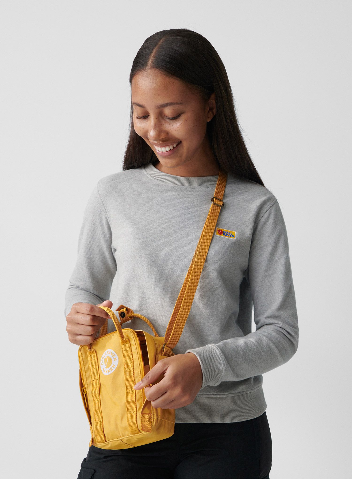 Torbica za čez ramo Fjallraven Tree-Kånken Sling - maple yellow