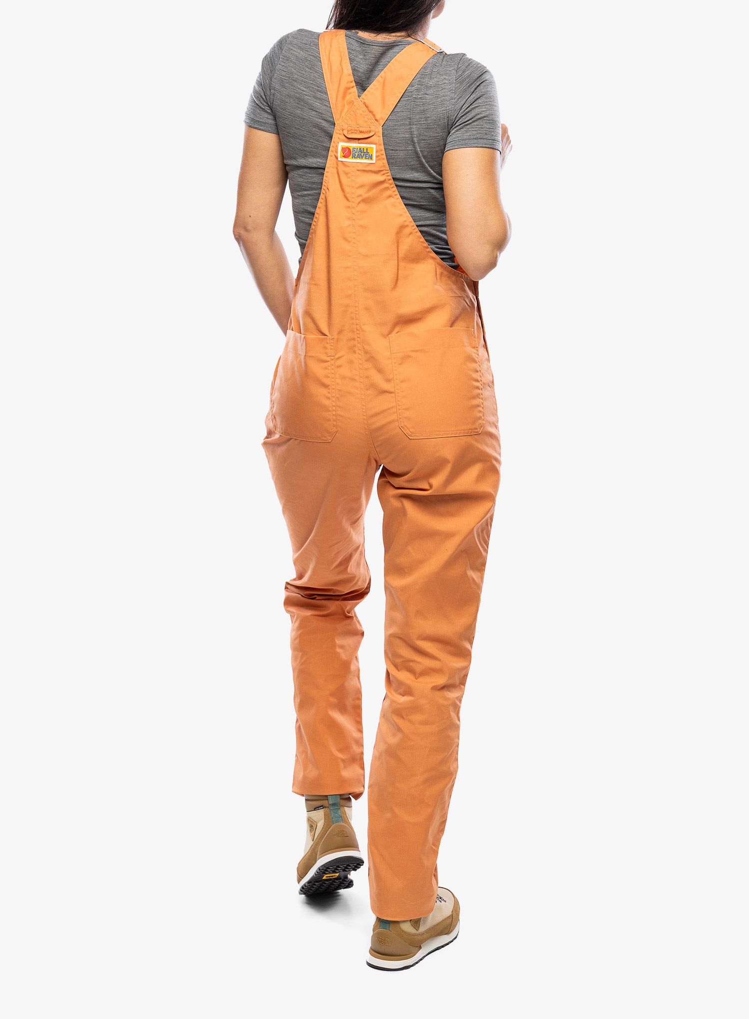 Ženske pohodniške hlače Fjallraven Vardag Dungaree Trousers - desert brown