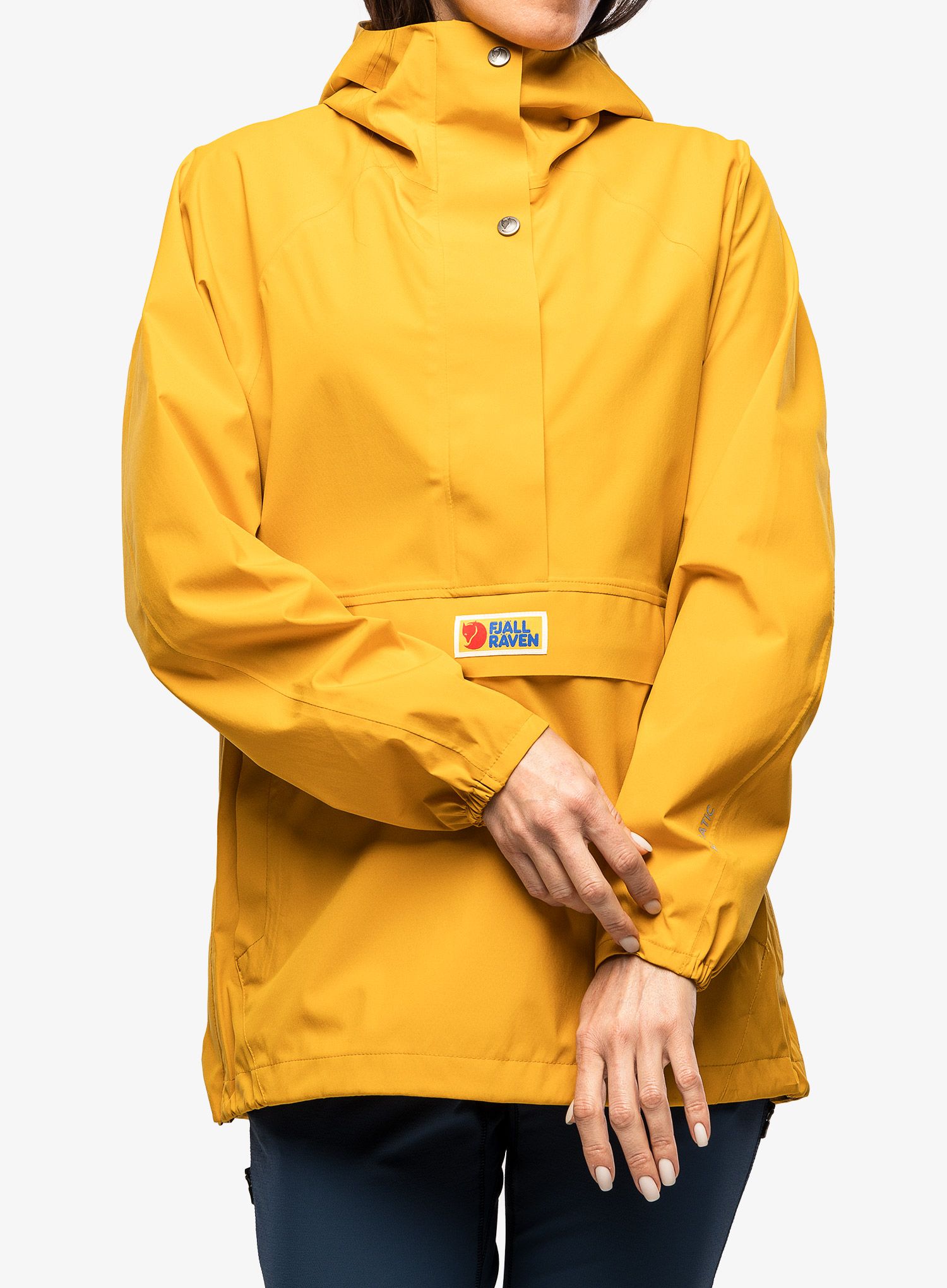 Ženska nepremočljiva jakna Fjallraven Vardag Hydratic Anorak - mustard yellow