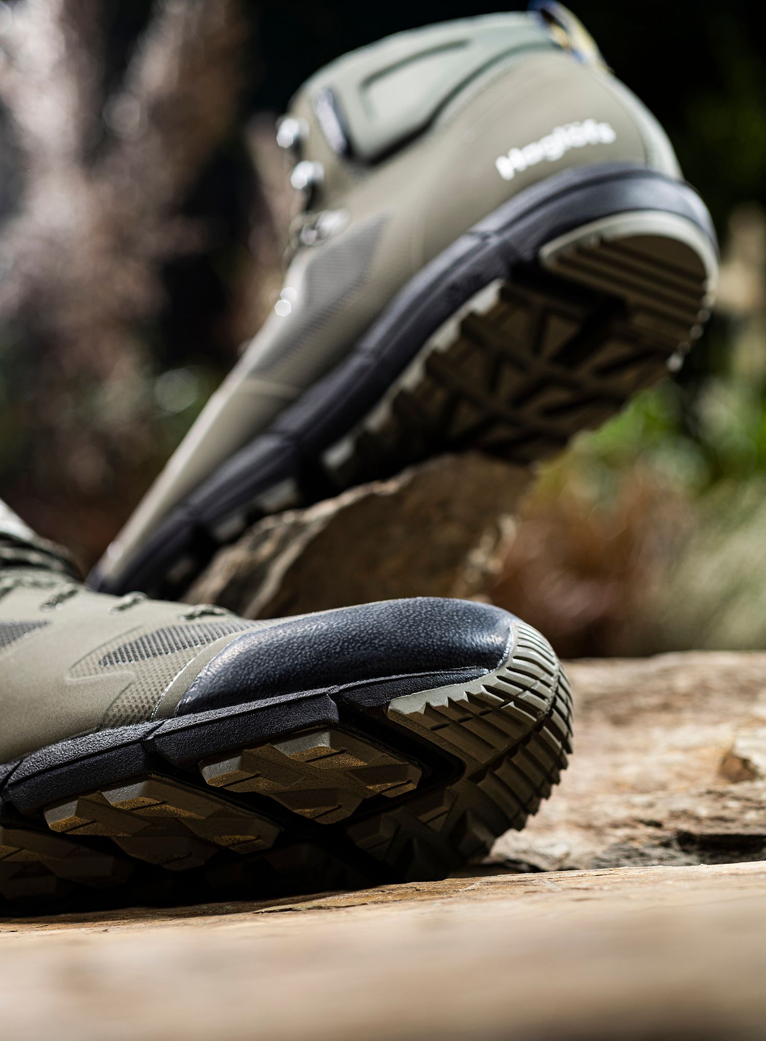 Ženski pohodniški čevlji Haglofs L.I.M Mid Proof Eco - sage green/deep woods