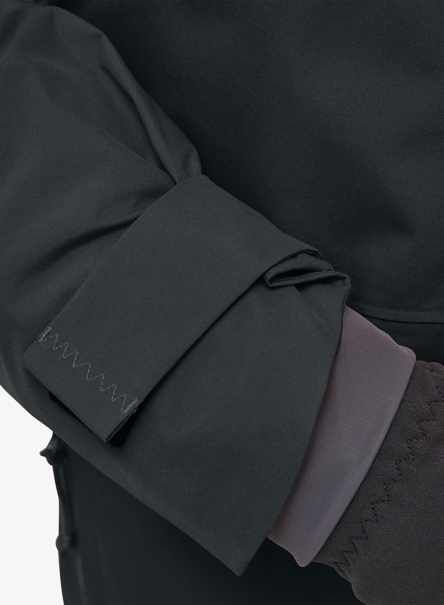 Sintetična jakna Haglofs Latnja GTX Insulated Jacket - true black