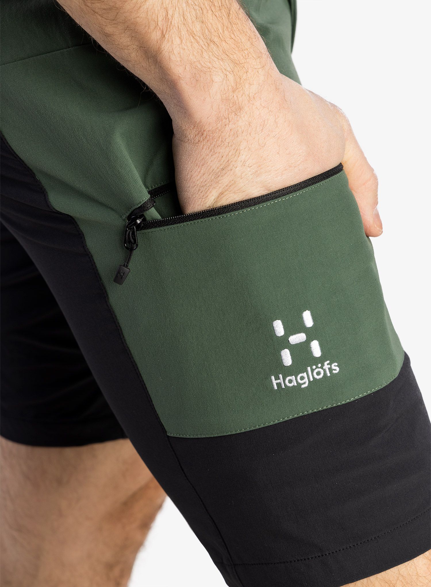 Kratke pohodniške hlače Haglofs Mid Slim Shorts - fjell green/true black