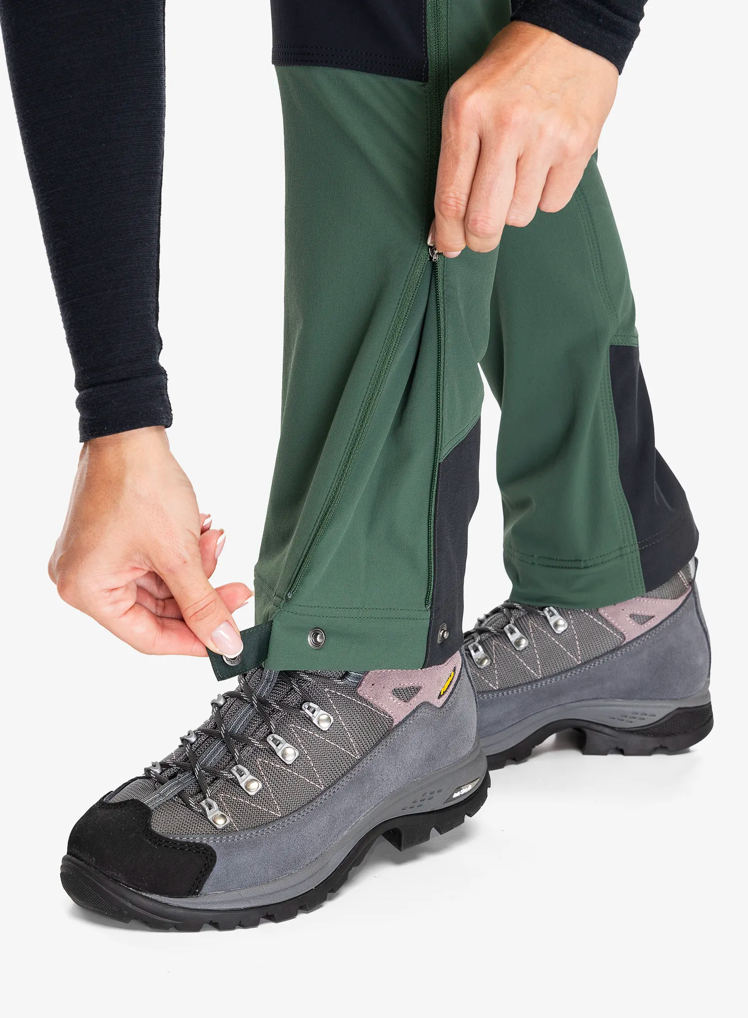 Ženske hlače Haglofs Rugged Slim Pant - fjell green/true black