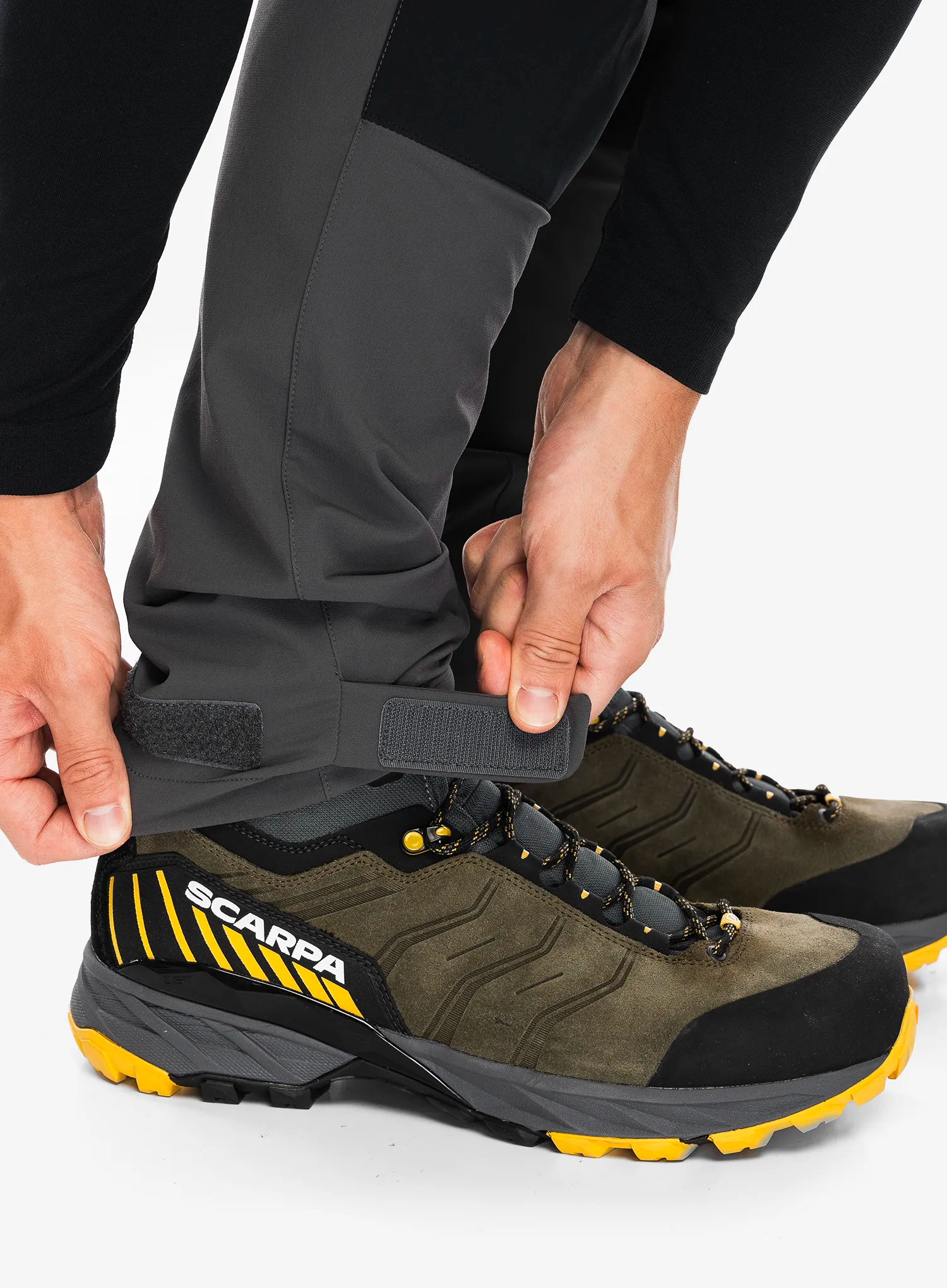 Pohodne hlače Haglofs Rugged Slim Pant - magnetite/true black