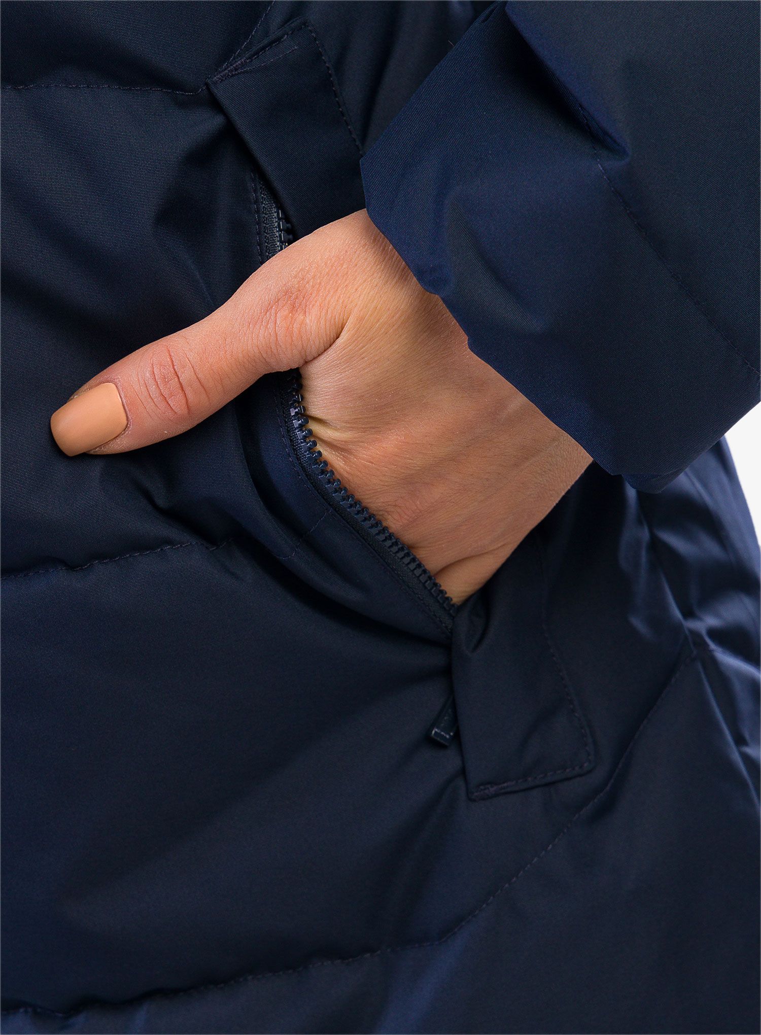 Puhast plašč Helly Hansen Aden Down Parka - navy