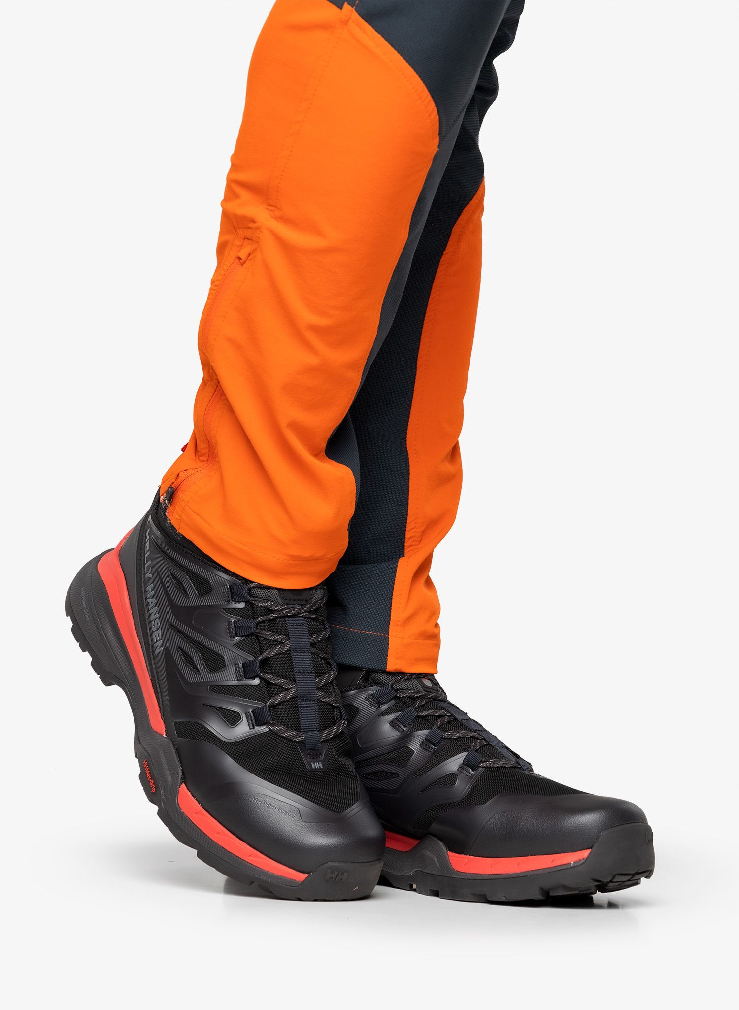 Moški pohodniški čevlji Helly Hansen Traverse HT - black/red