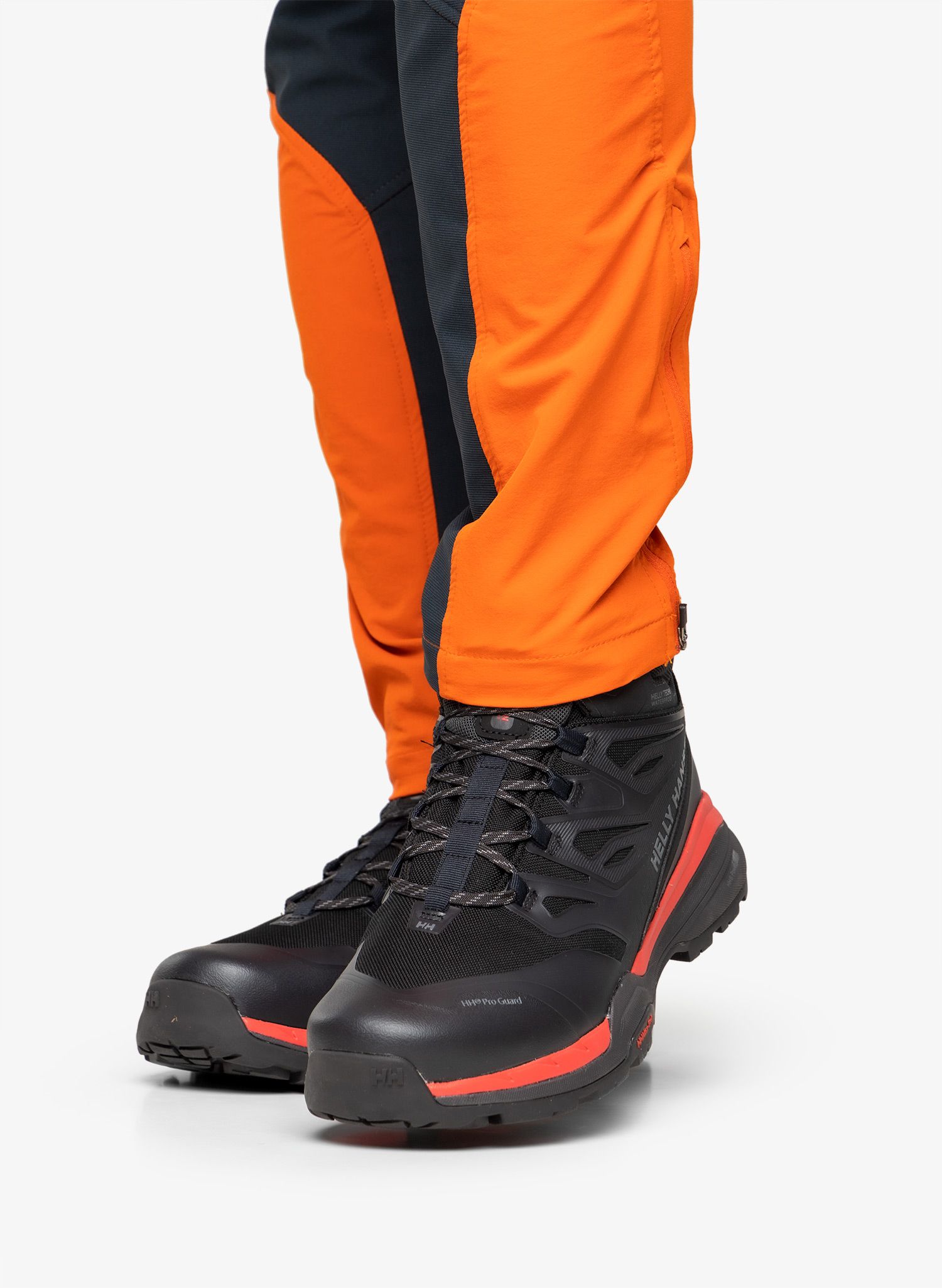 Moški pohodniški čevlji Helly Hansen Traverse HT - black/red