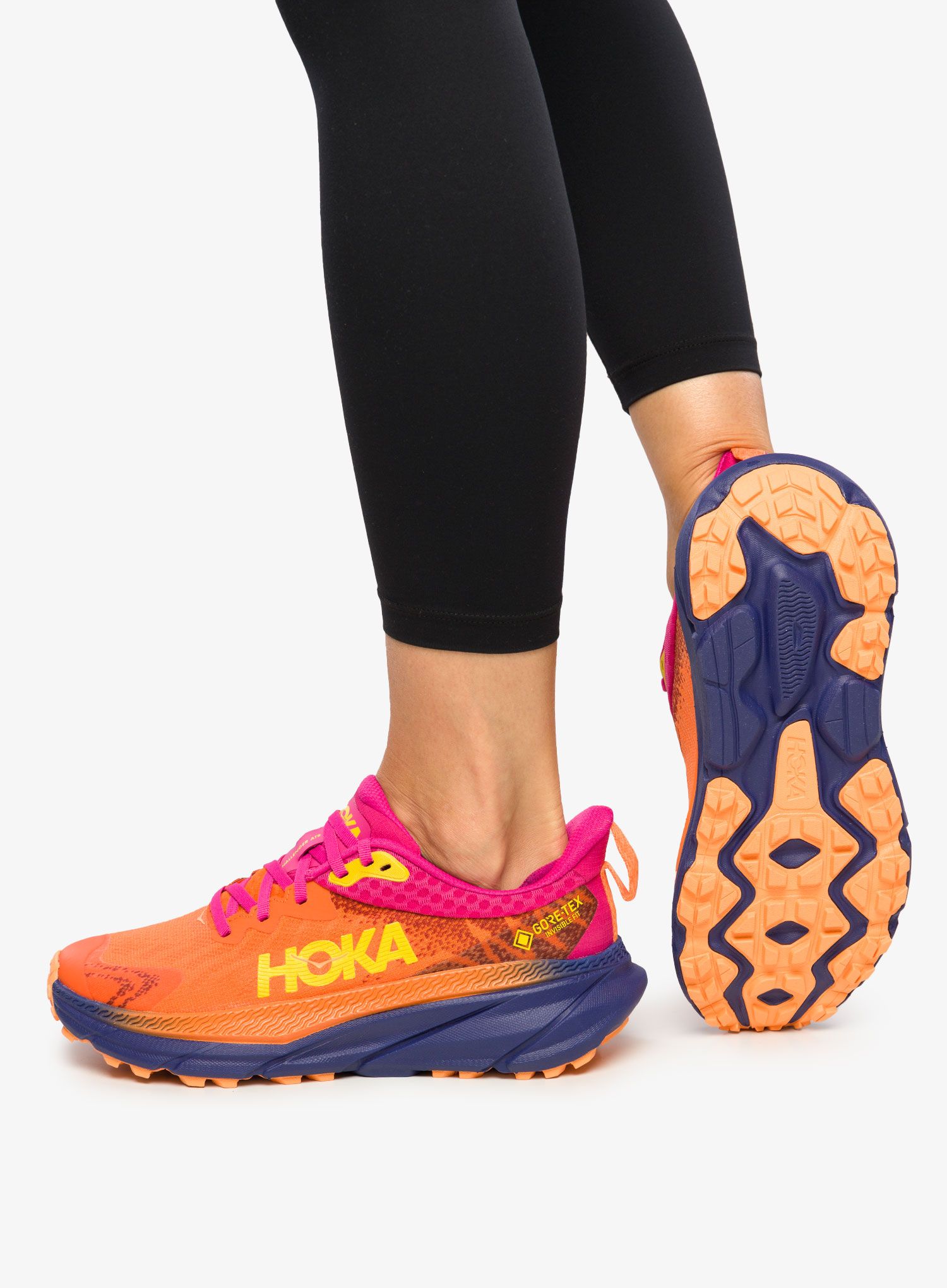 Ženski tekaški čevlji Hoka Challenger ATR 7 GTX - vibrant orange/pink yarrow