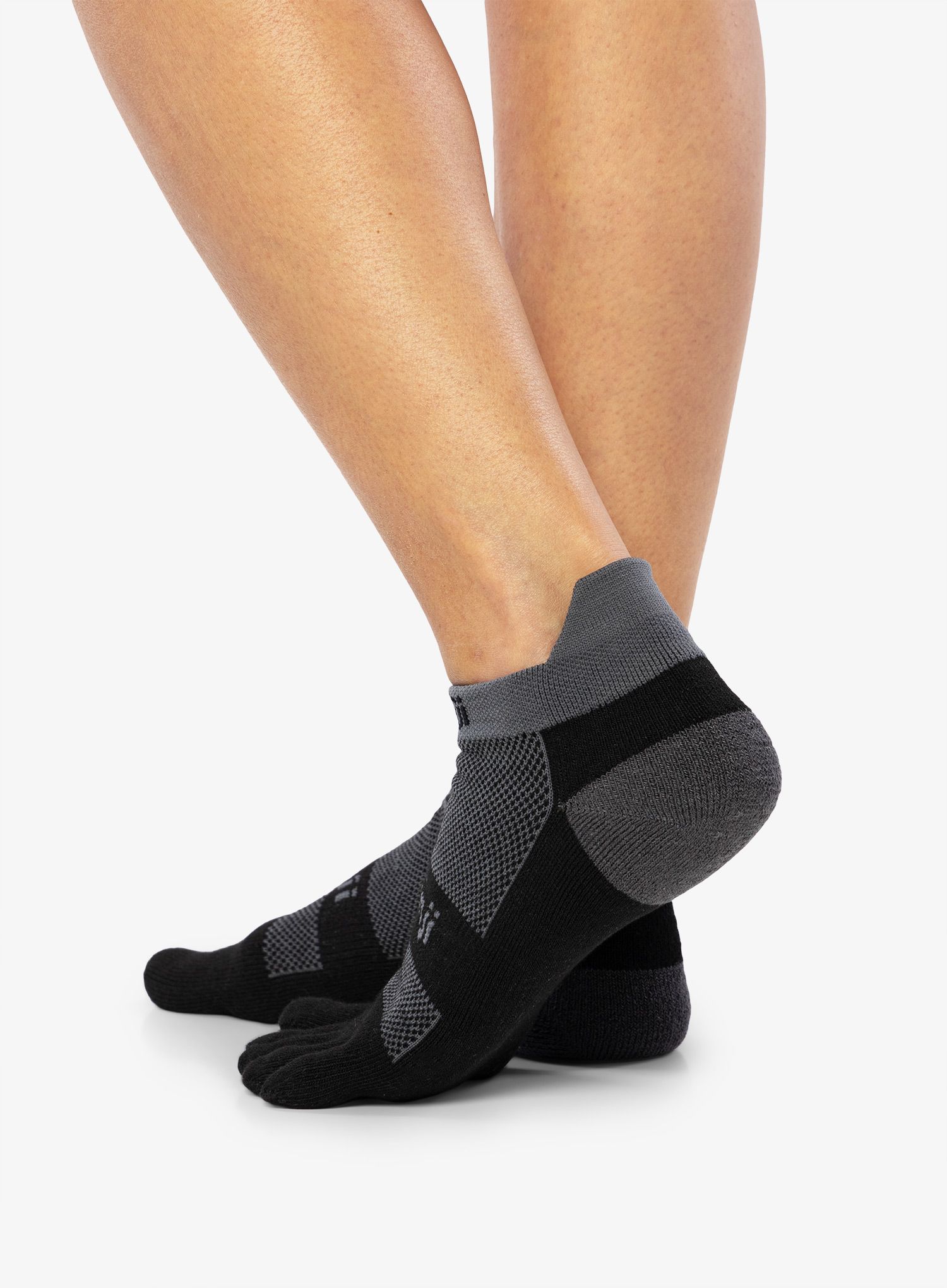 Tekaške nogavice Injinji Run Midweight No-Show - black/grey