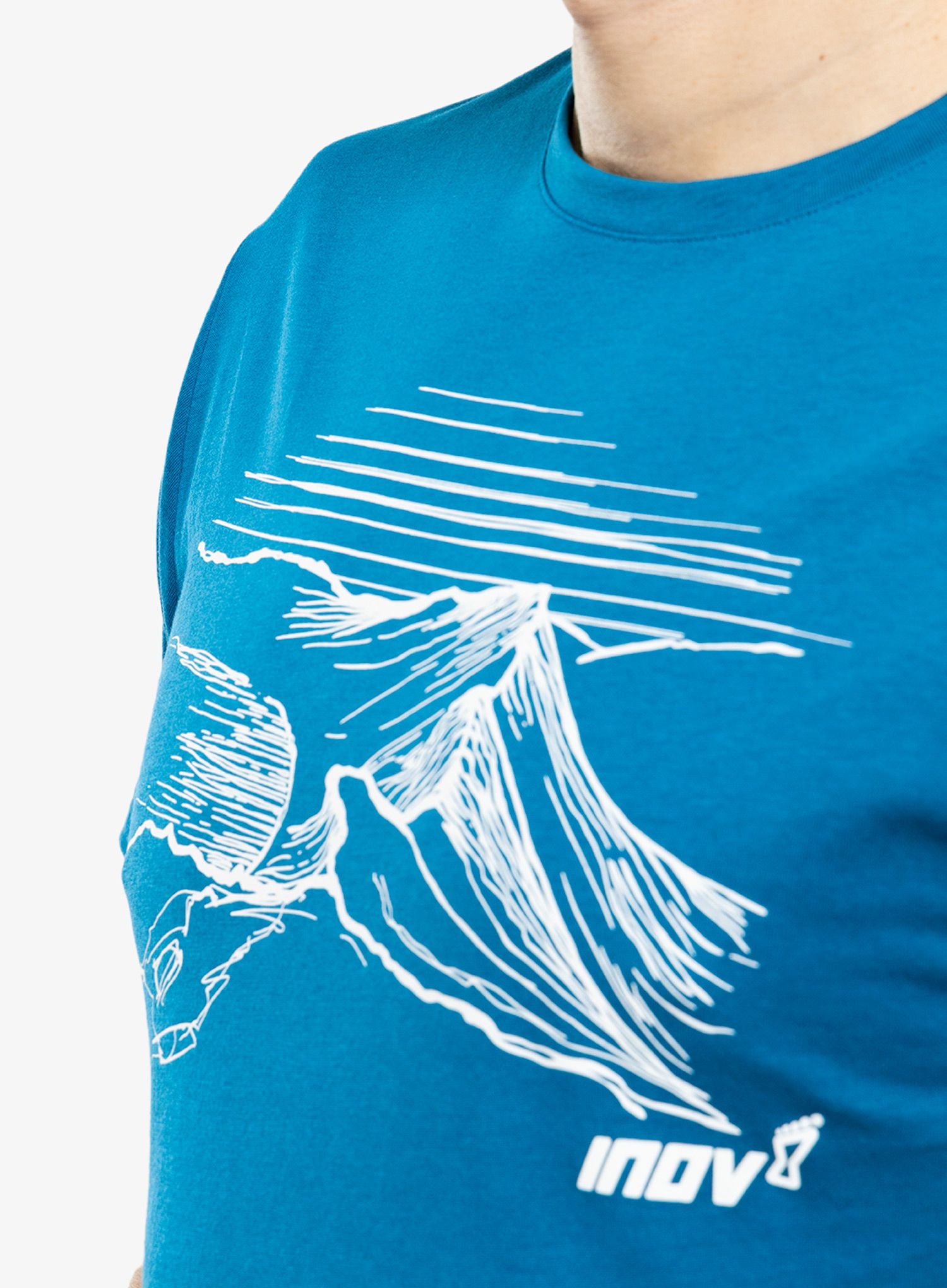 Bombažna majica Inov-8 Graphic Tee SS Helvellyn - blue