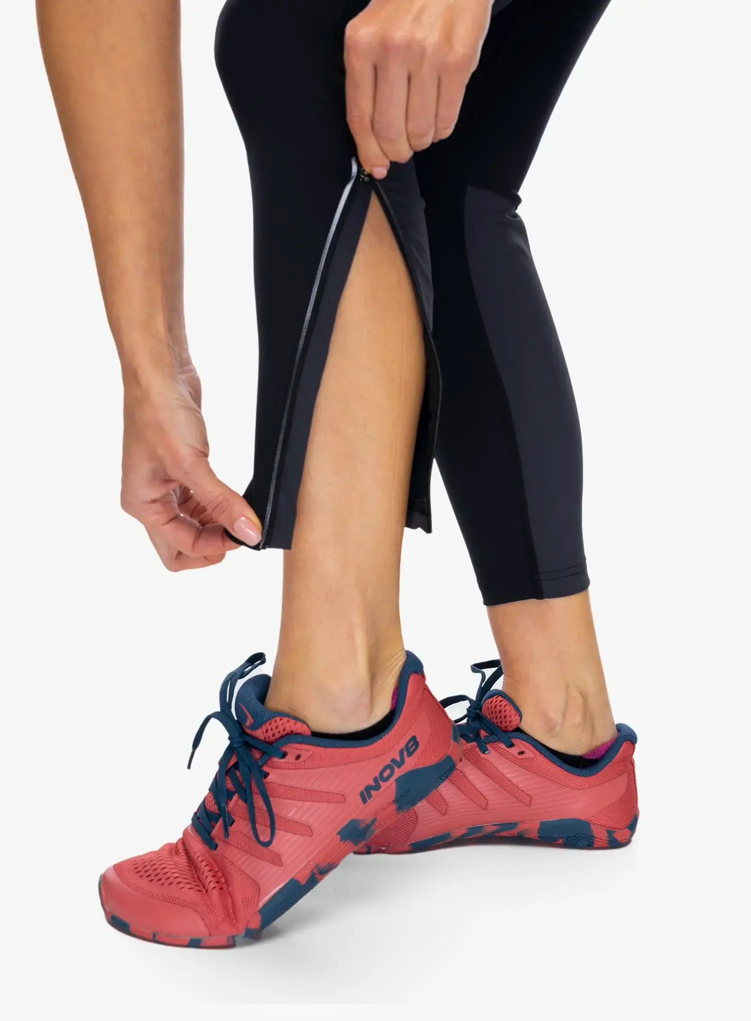 Ženske tekaške pajkice Inov-8 Race Elite Tight - black