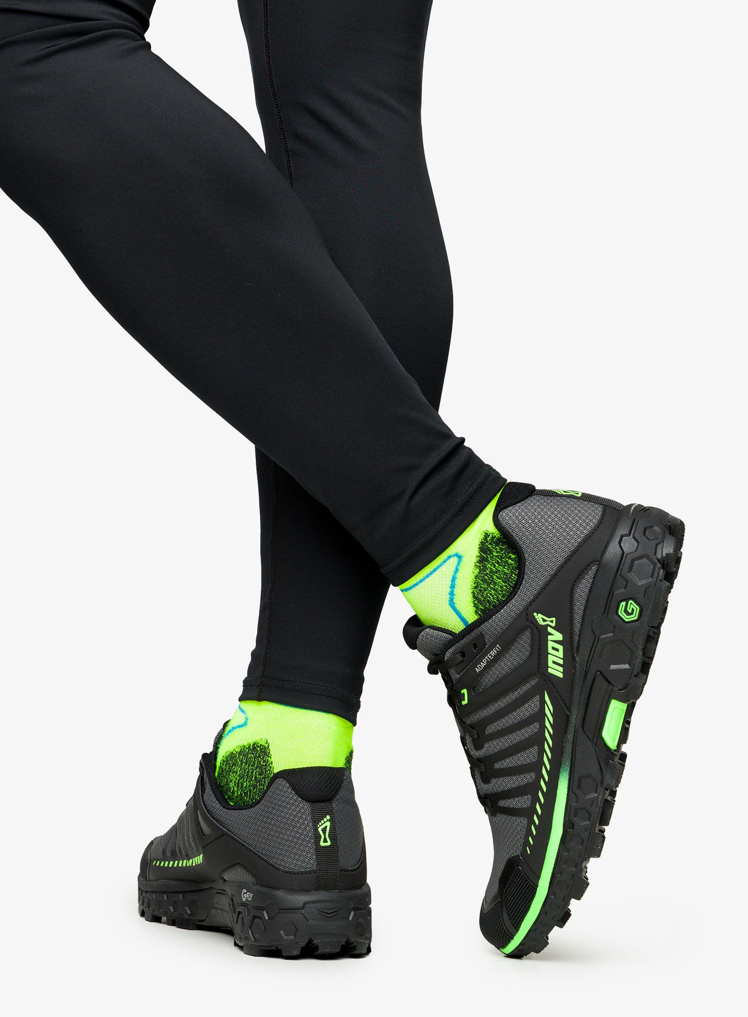 Trail tekaški čevlji Inov-8 Roclite Ultra G 320 - black/green