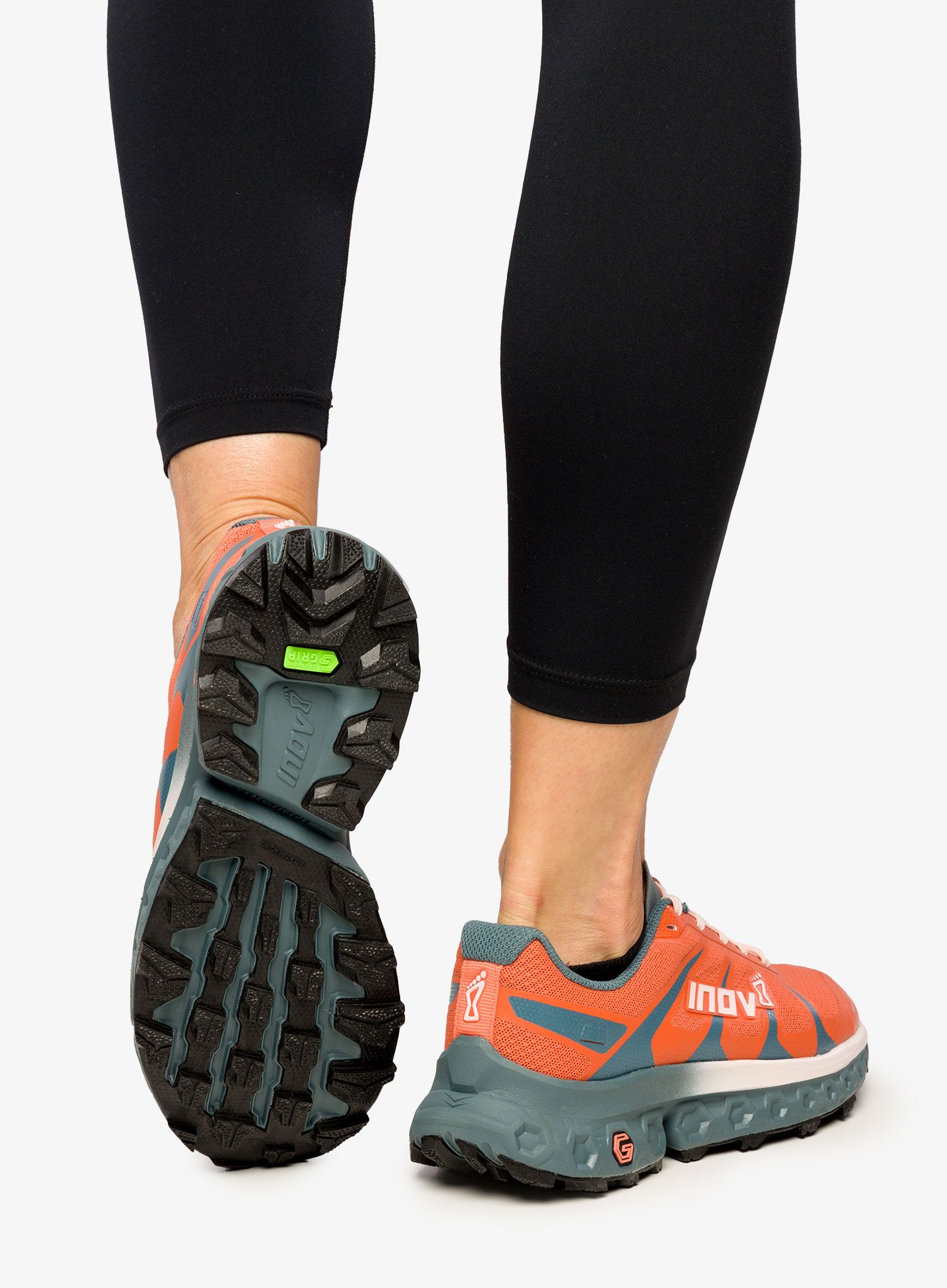 Ženski tekaški čevlji Inov-8 TrailFly Ultra G 300 Max - coral/graphite