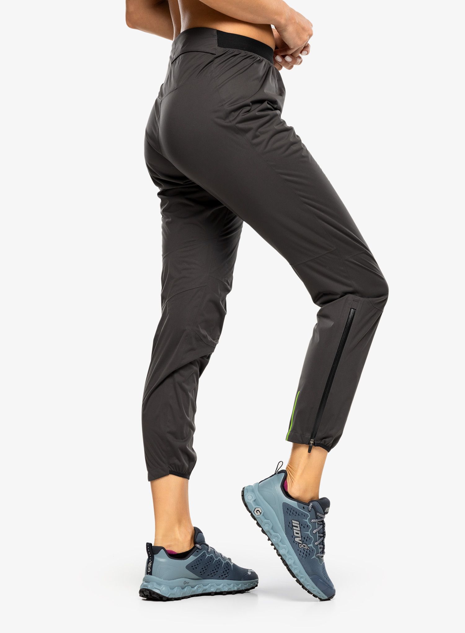 Ženske tekaške hlače Inov-8 Trailpant - black