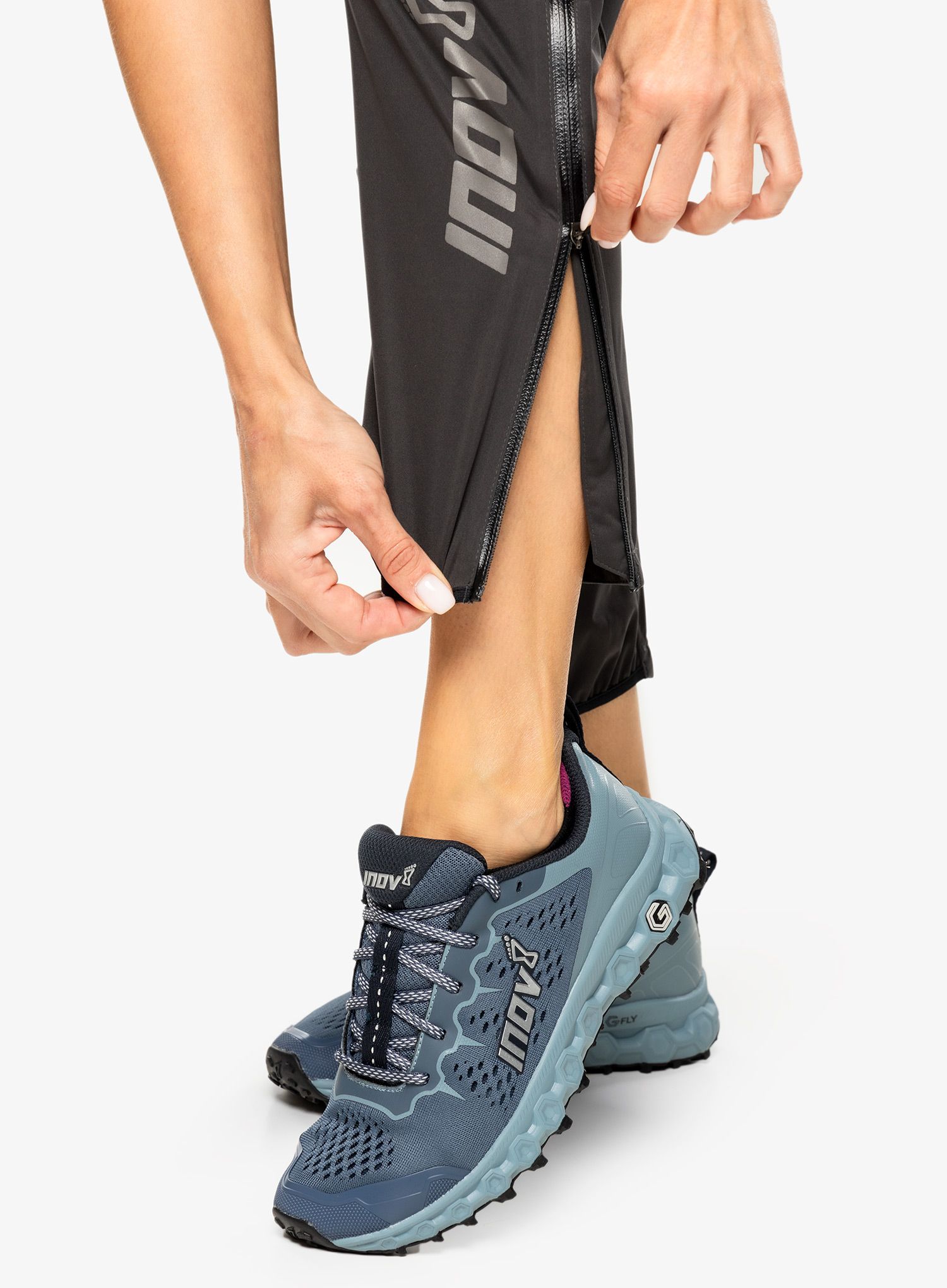 Ženske tekaške hlače Inov-8 Trailpant - black