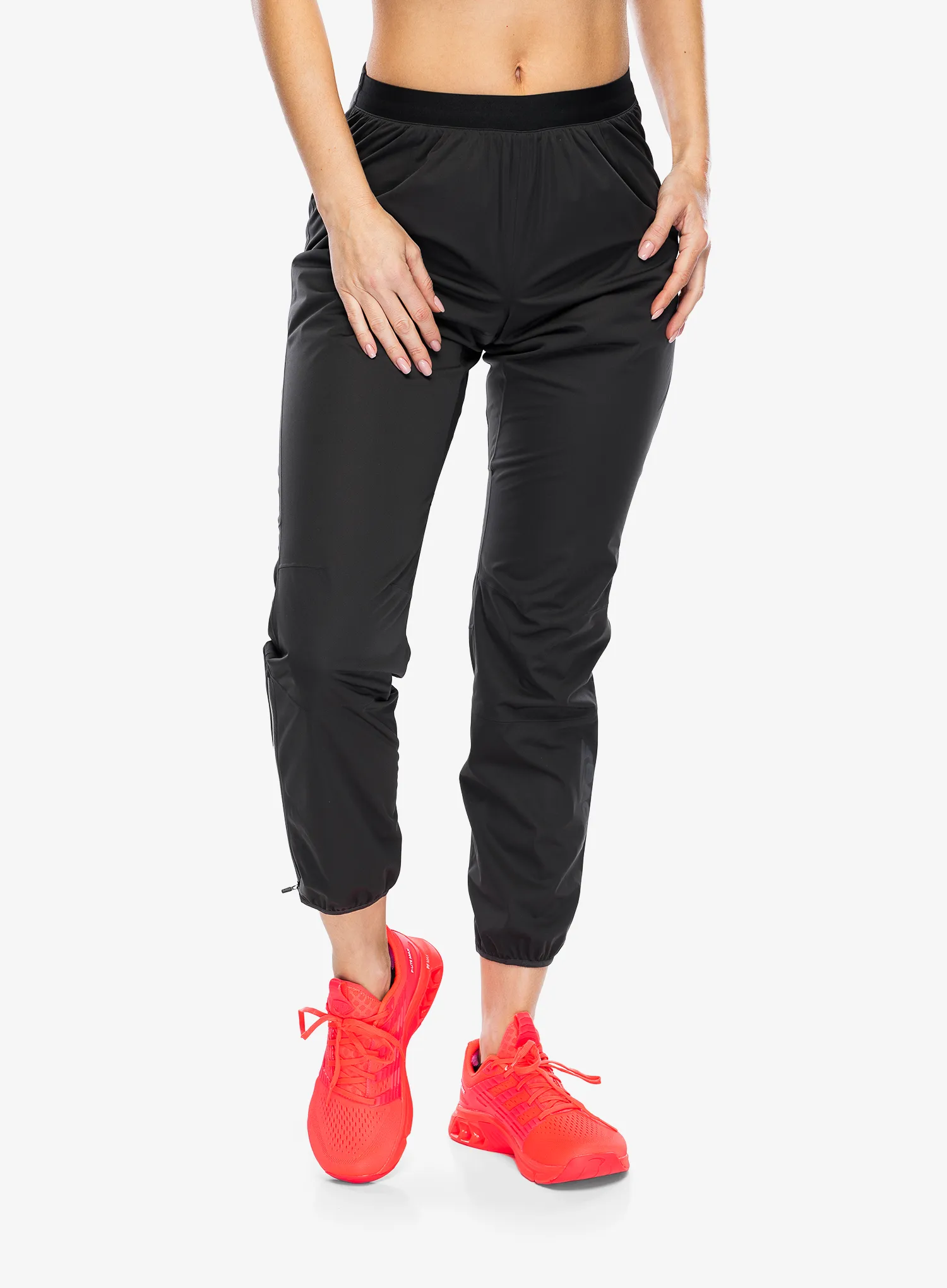 Ženske tekaške hlače Inov-8 Trailpant - black/black
