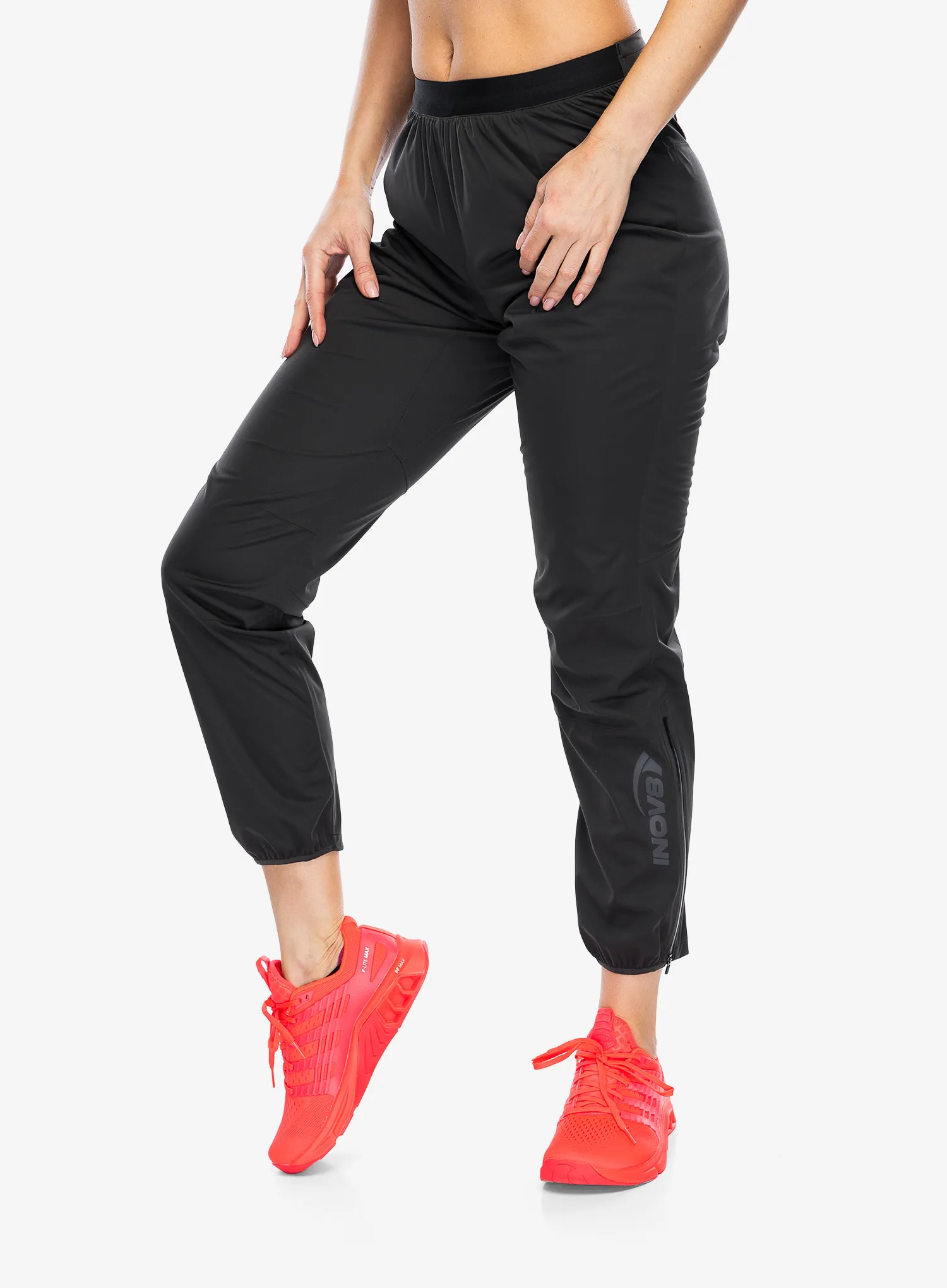 Ženske tekaške hlače Inov-8 Trailpant - black/black