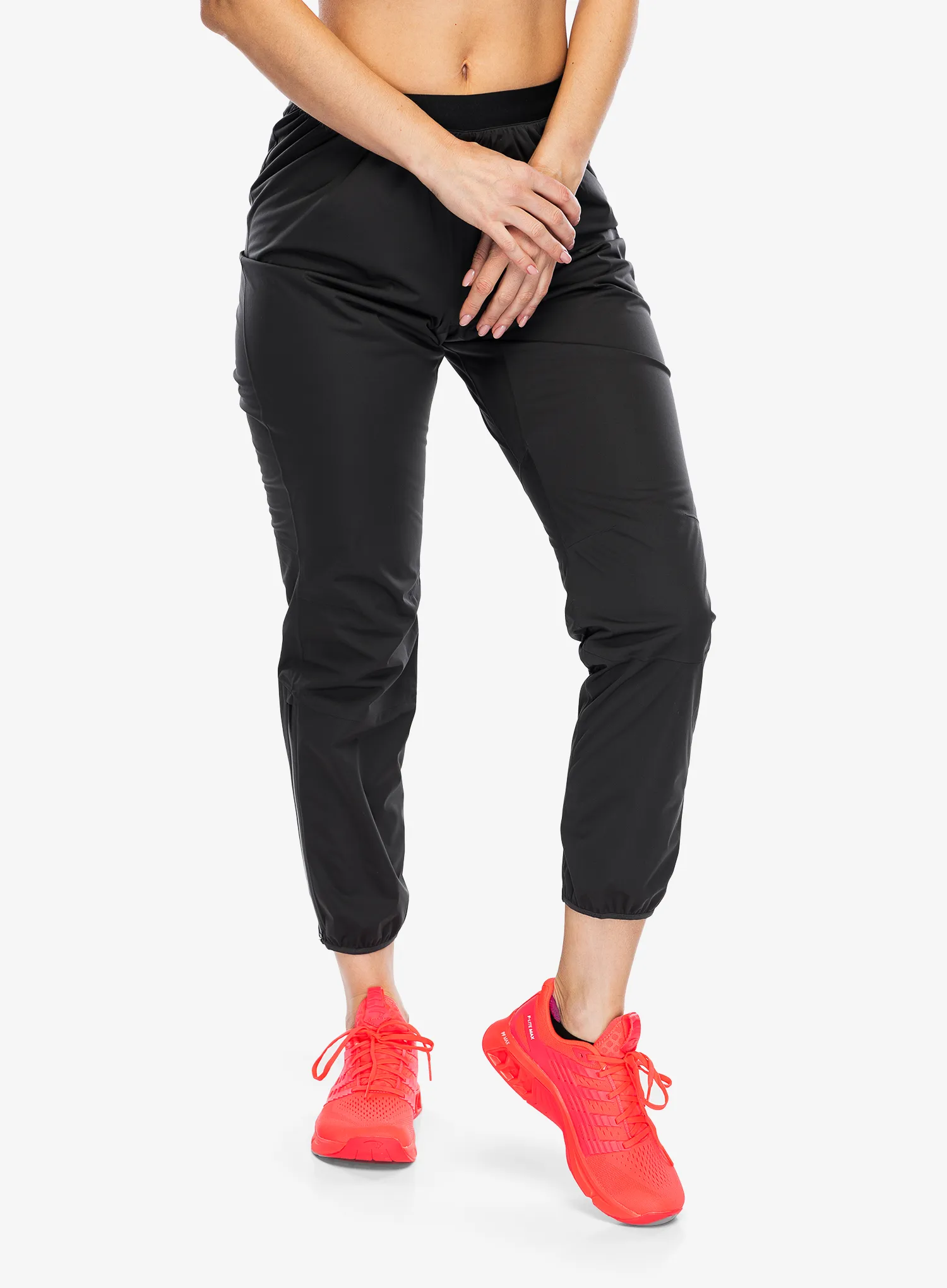 Ženske tekaške hlače Inov-8 Trailpant - black/black