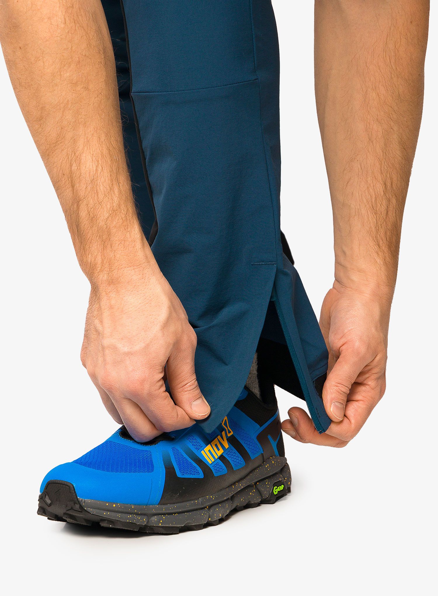 Pohodniške hlače Inov-8 Venturelite Pant - navy