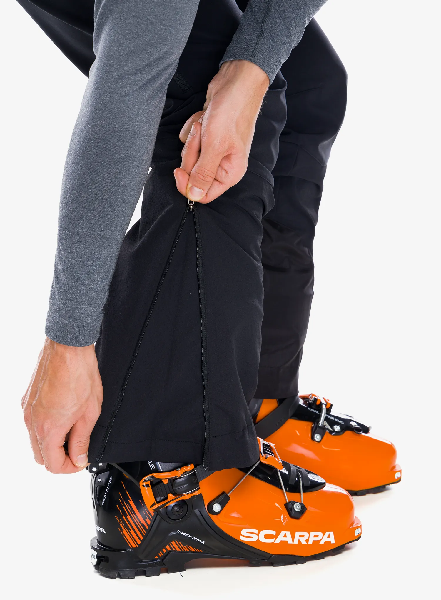 Softshell hlače Jack Wolfskin Alpspitze Tour Pants - black