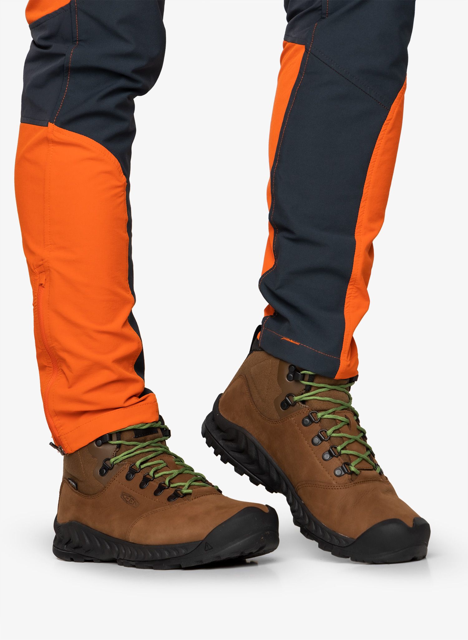 Moški pohodniški čevlji Keen Nxis Explorer Mid WP - bison/golden yellow
