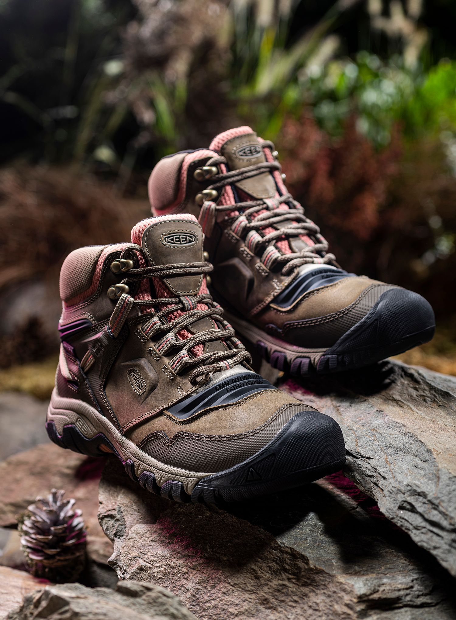 Ženski pohodniški čevlji Keen Ridge Flex Mid WP - timberwolf/brick dust