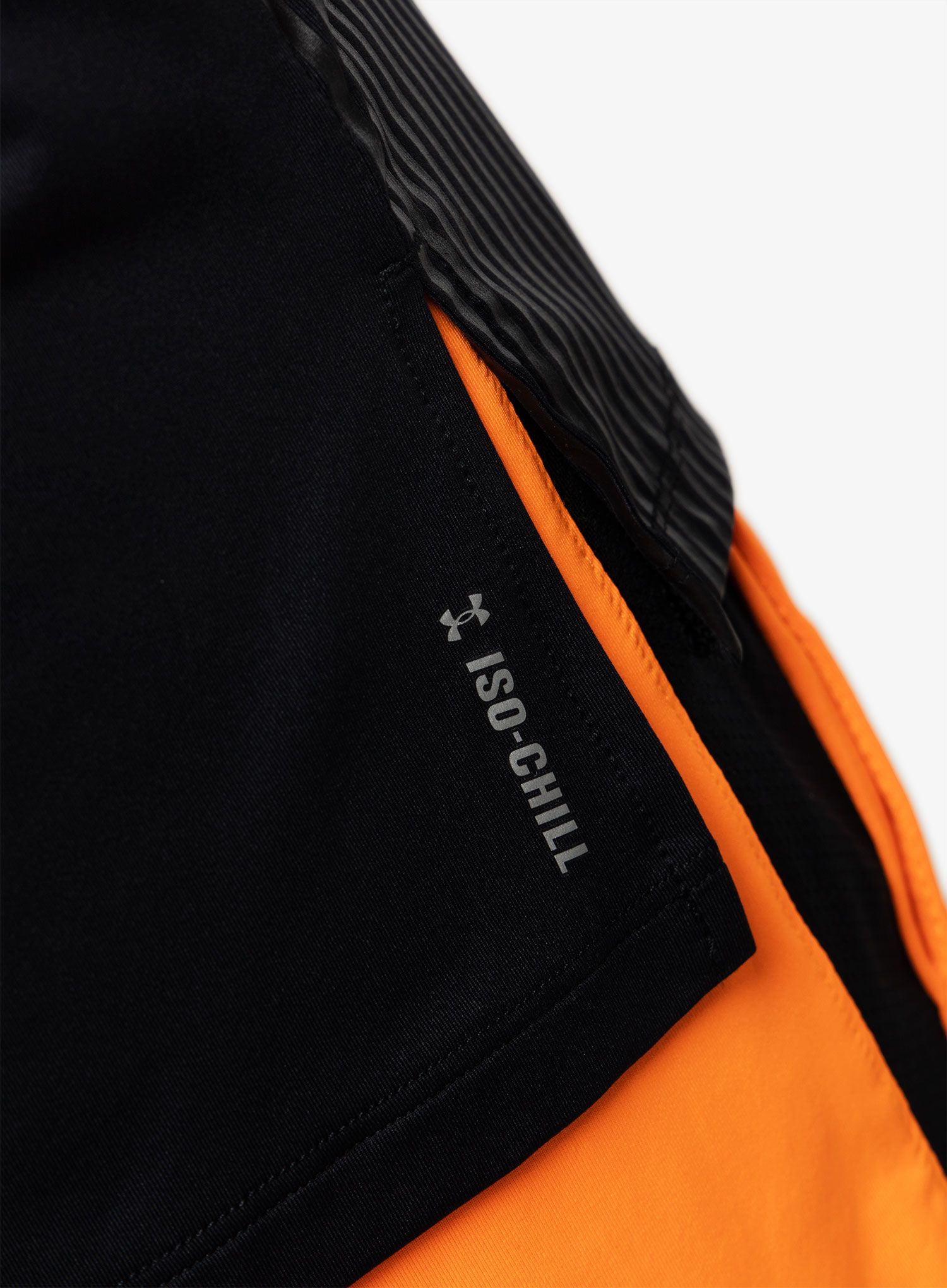 Tekaška majica Under Armour Iso-Chill Laser Heat SS - black/black/reflective