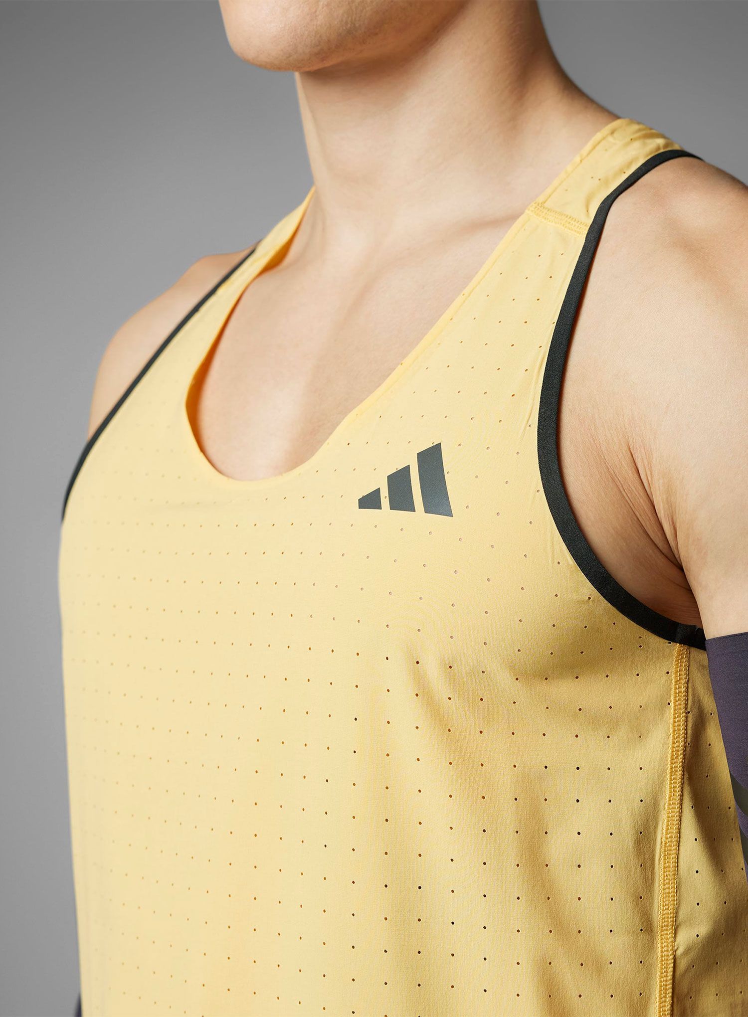 Tekaška majica adidas Adizero Running Singlet - semi spark