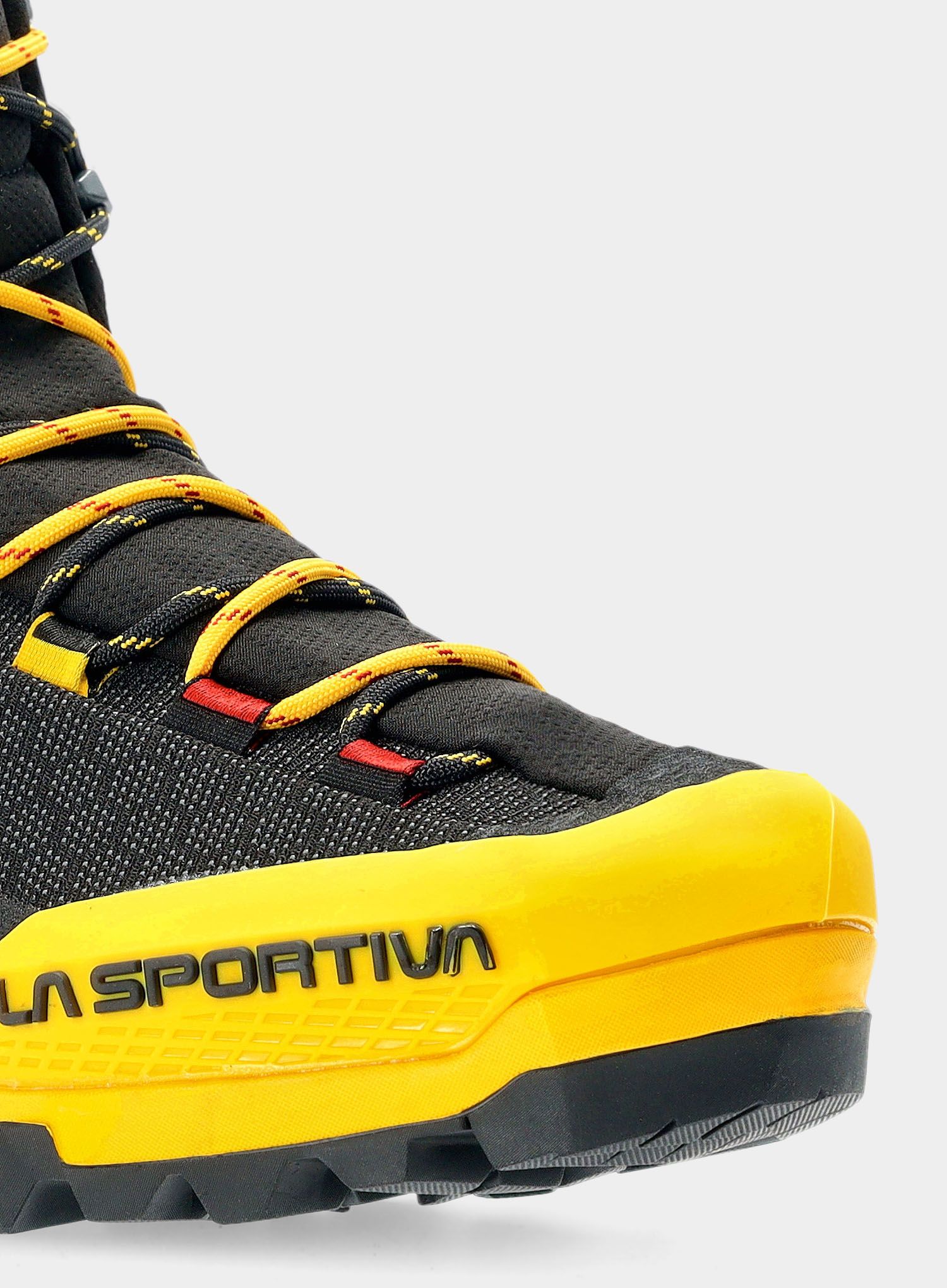 Moški planinski čevlji La Sportiva Aequilibrium ST GTX - black/yellow