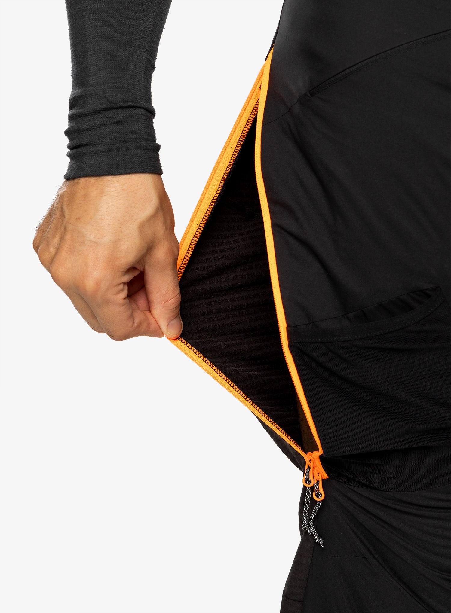 Podložene hlače Mammut Aenergy IN Hybrid Pants - black/vibrant orange